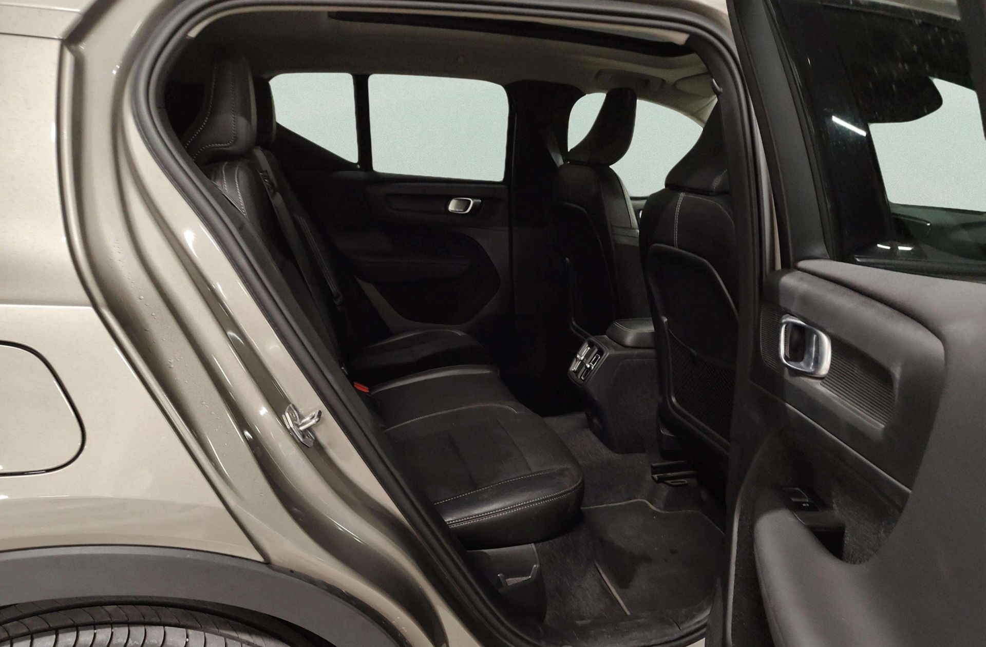 Volvo XC40 T3 Business Plus - foto 21
