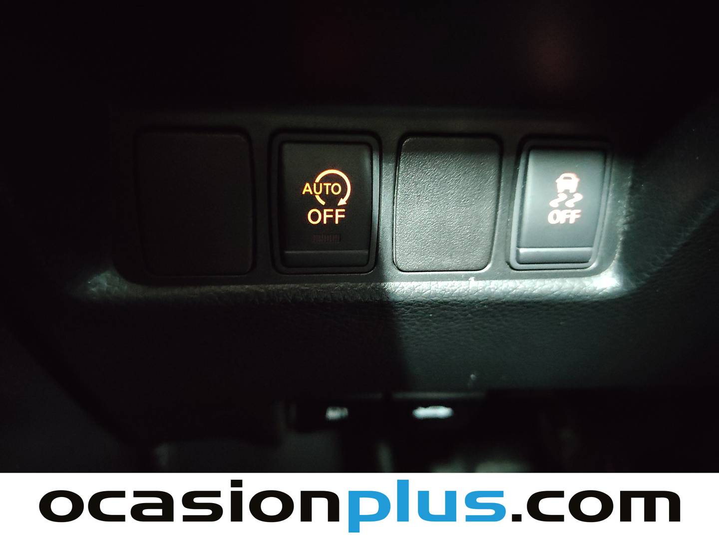 Extras y acabados del Nissan QASHQAI Nissan Qashqai DIG-T 115 Visia 4x2 (115 CV)