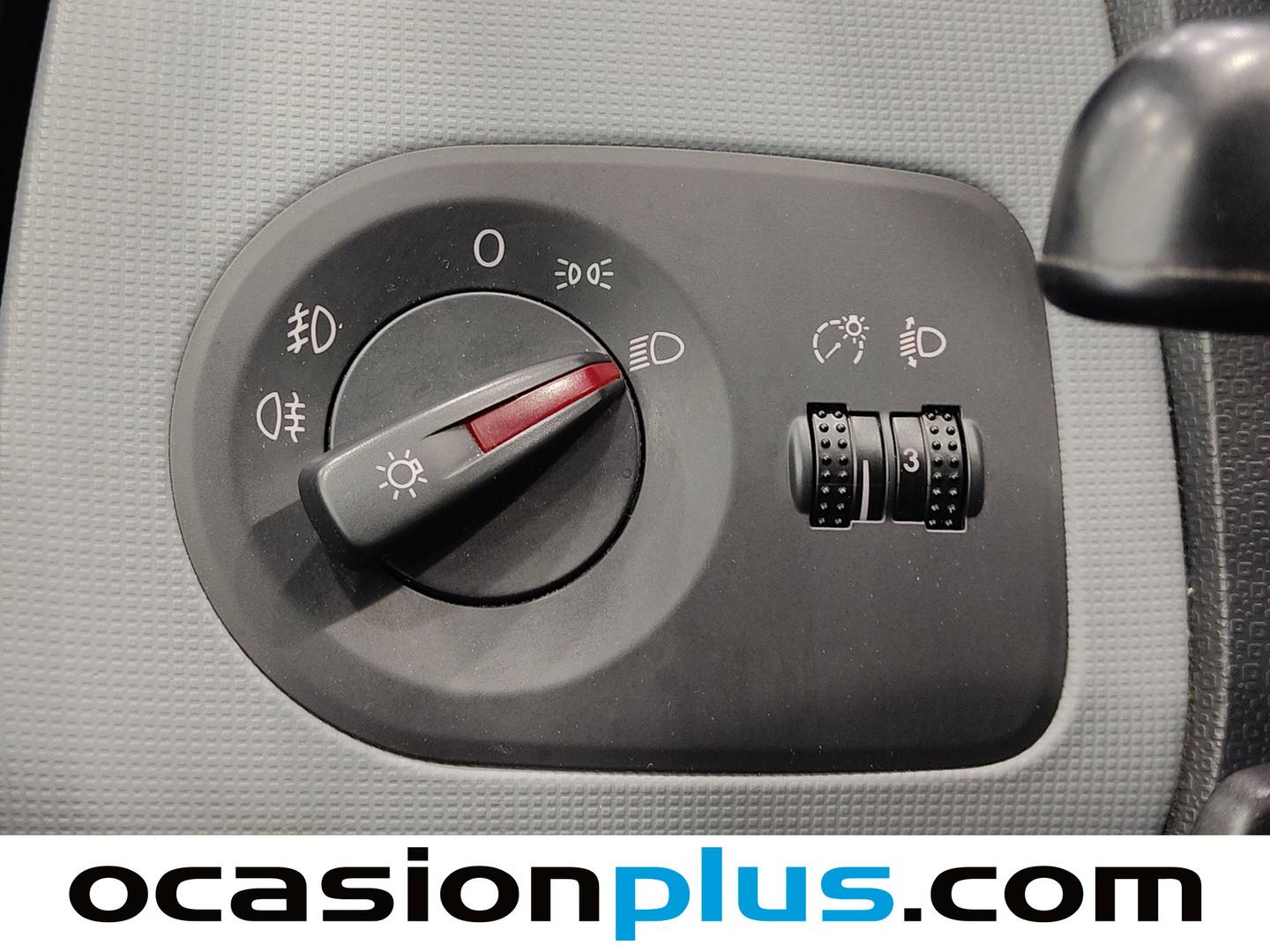 Extras y acabados del Seat Ibiza Seat Ibiza SC SC 1.2 12v Reference (70 CV)