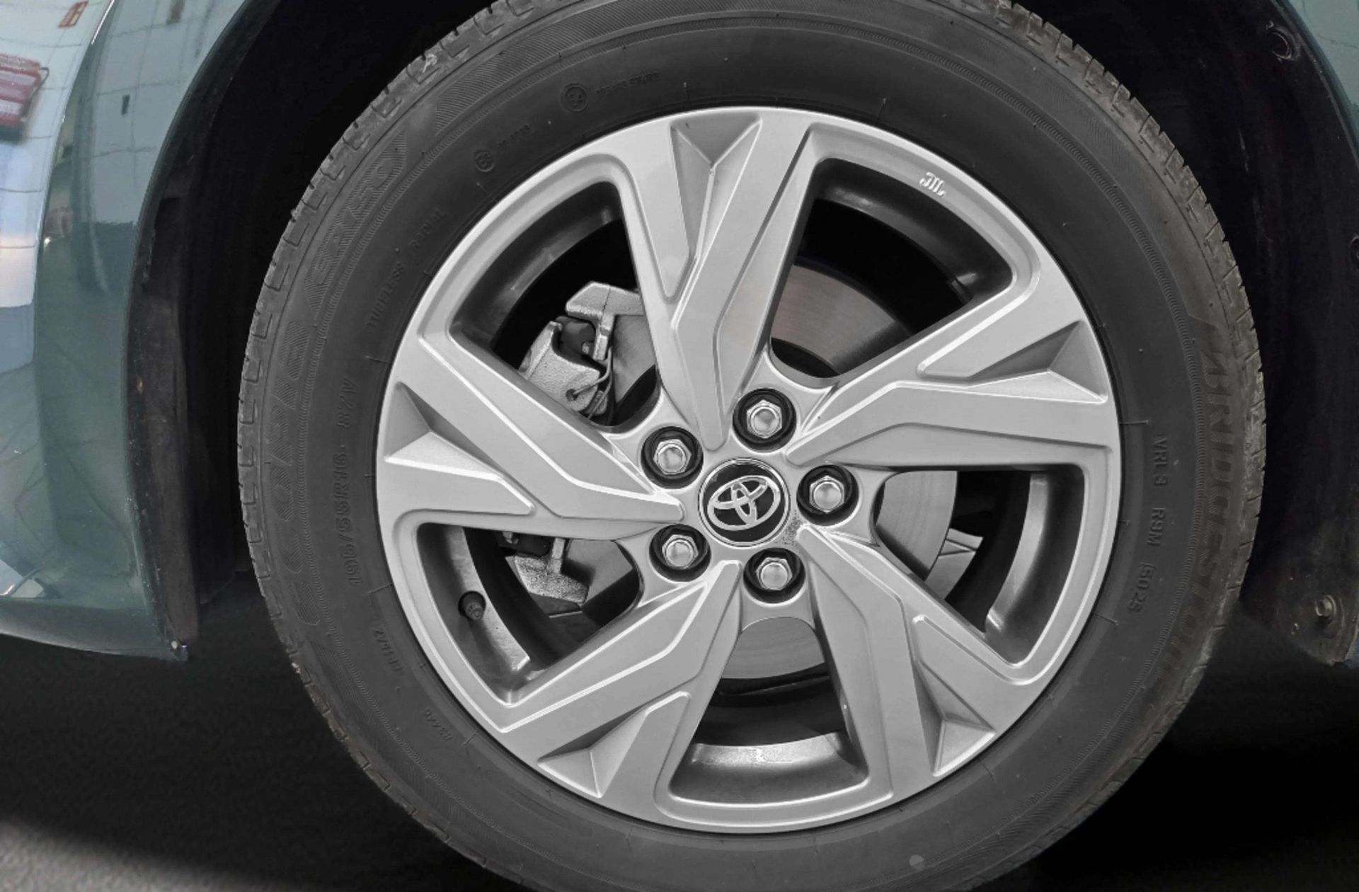 Toyota Yaris 120H Active Plus - foto 28