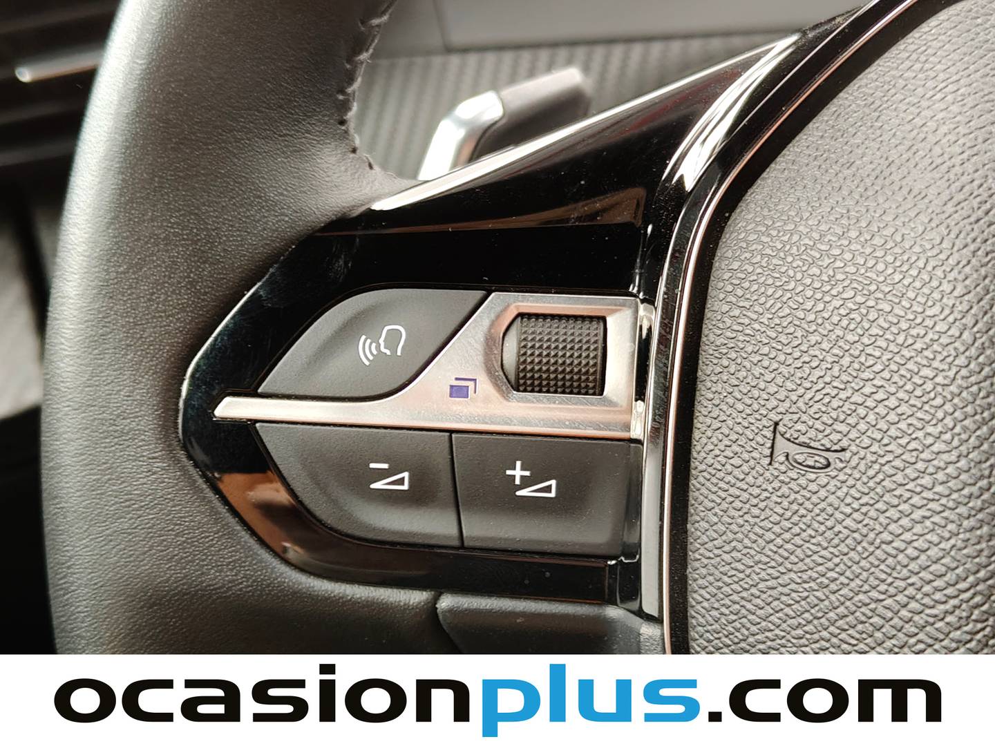 Peugeot 2008 Peugeot 2008 Allure Hybrid eDCS6 (136 CV) km 0