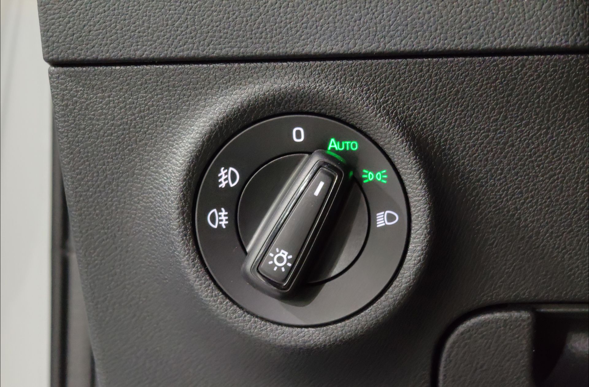 Škoda Karoq 2.0 TDI Selection - foto 21
