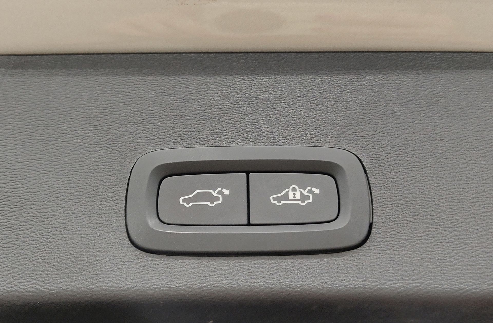 Volvo XC40 B3 Gasolina Mild hybrid Core - foto 19