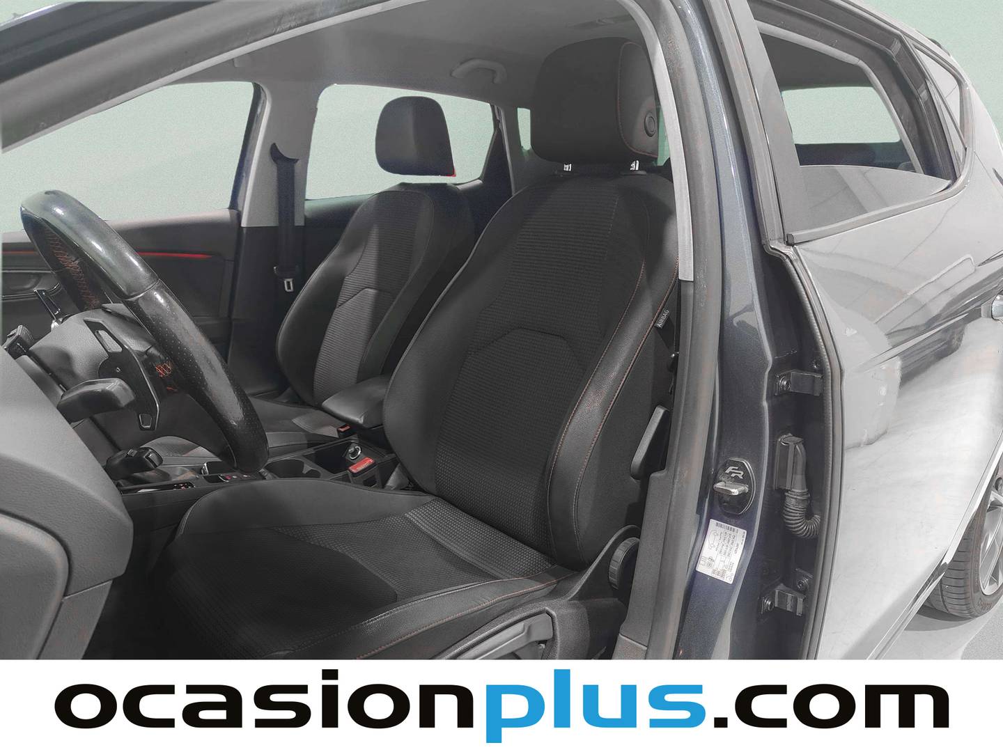 Foto asientos delanteros Seat León SEAT León 2.0 TSI S&S FR DSG (190 CV)