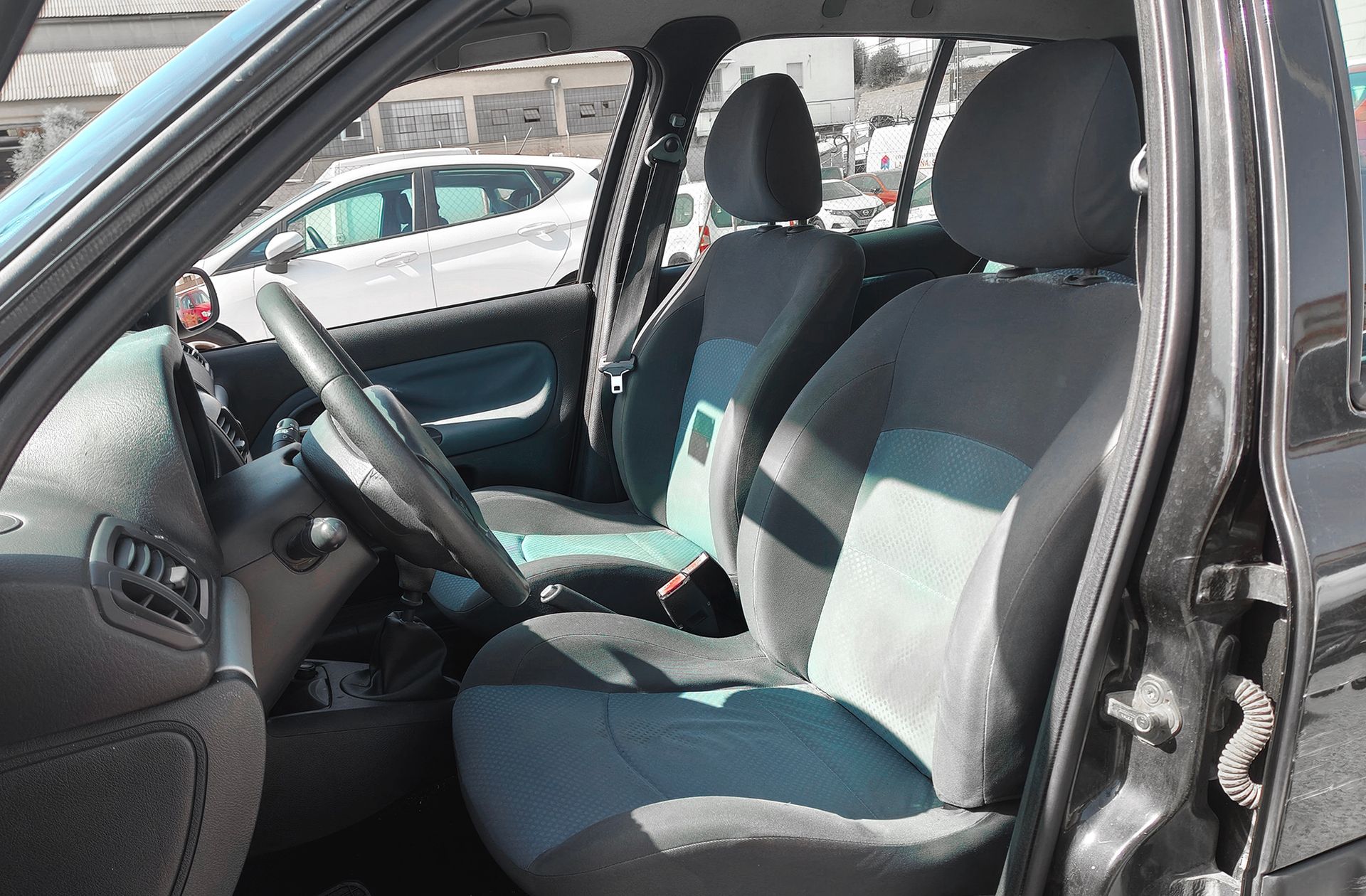 Renault Clio 1.5 dCi Community 5 plazas - foto 8