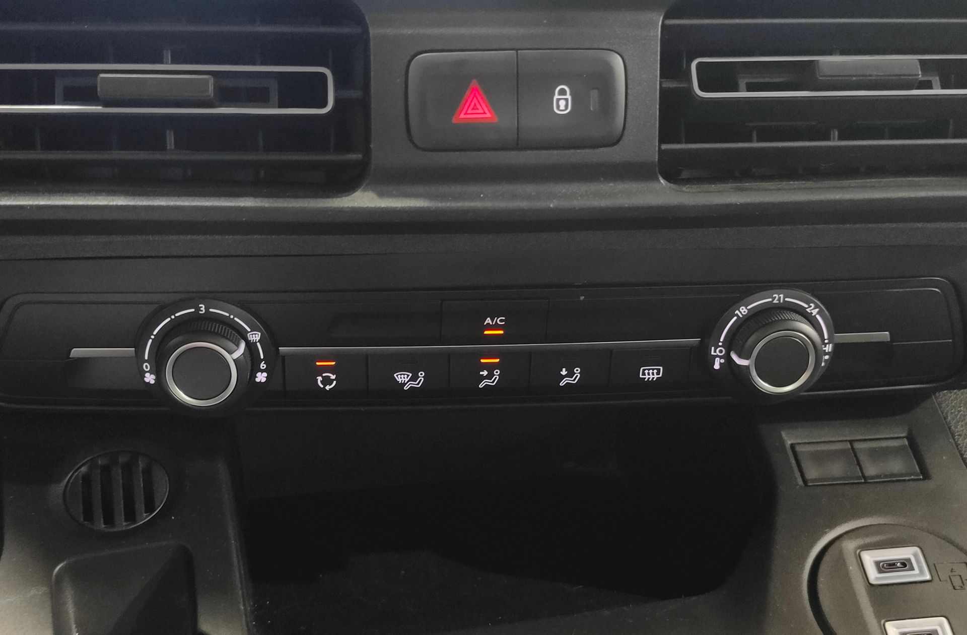 Peugeot Rifter BlueHDi 100 Allure - foto 32
