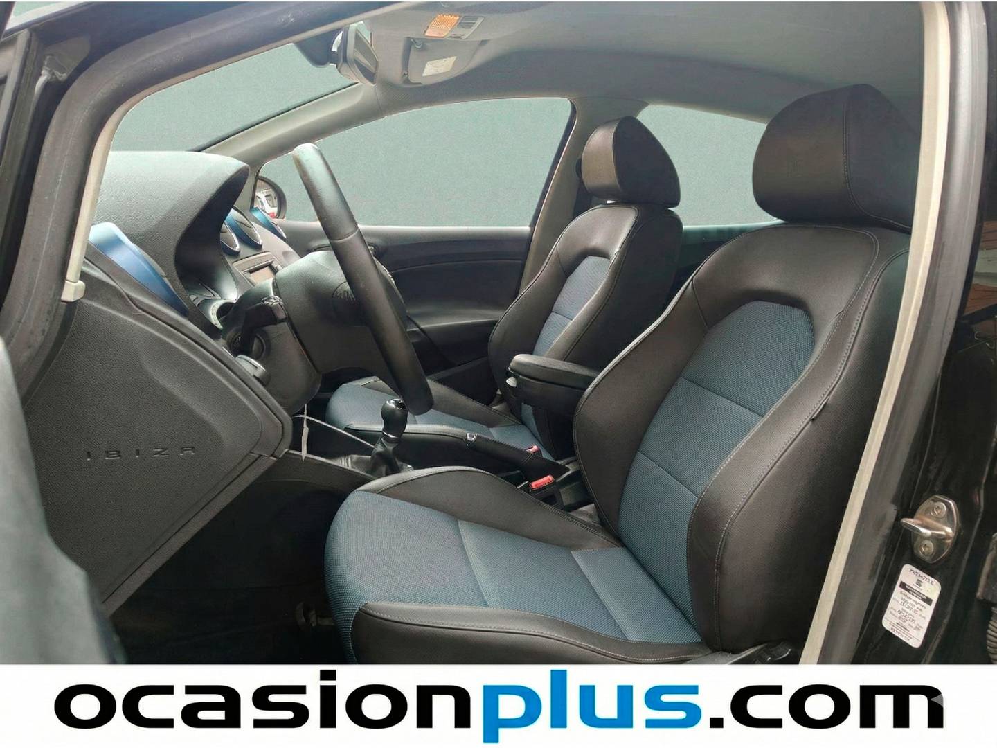 Foto asientos delanteros Seat Ibiza SEAT Ibiza 1.0 EcoTSI Style Connect Blue (110 CV)