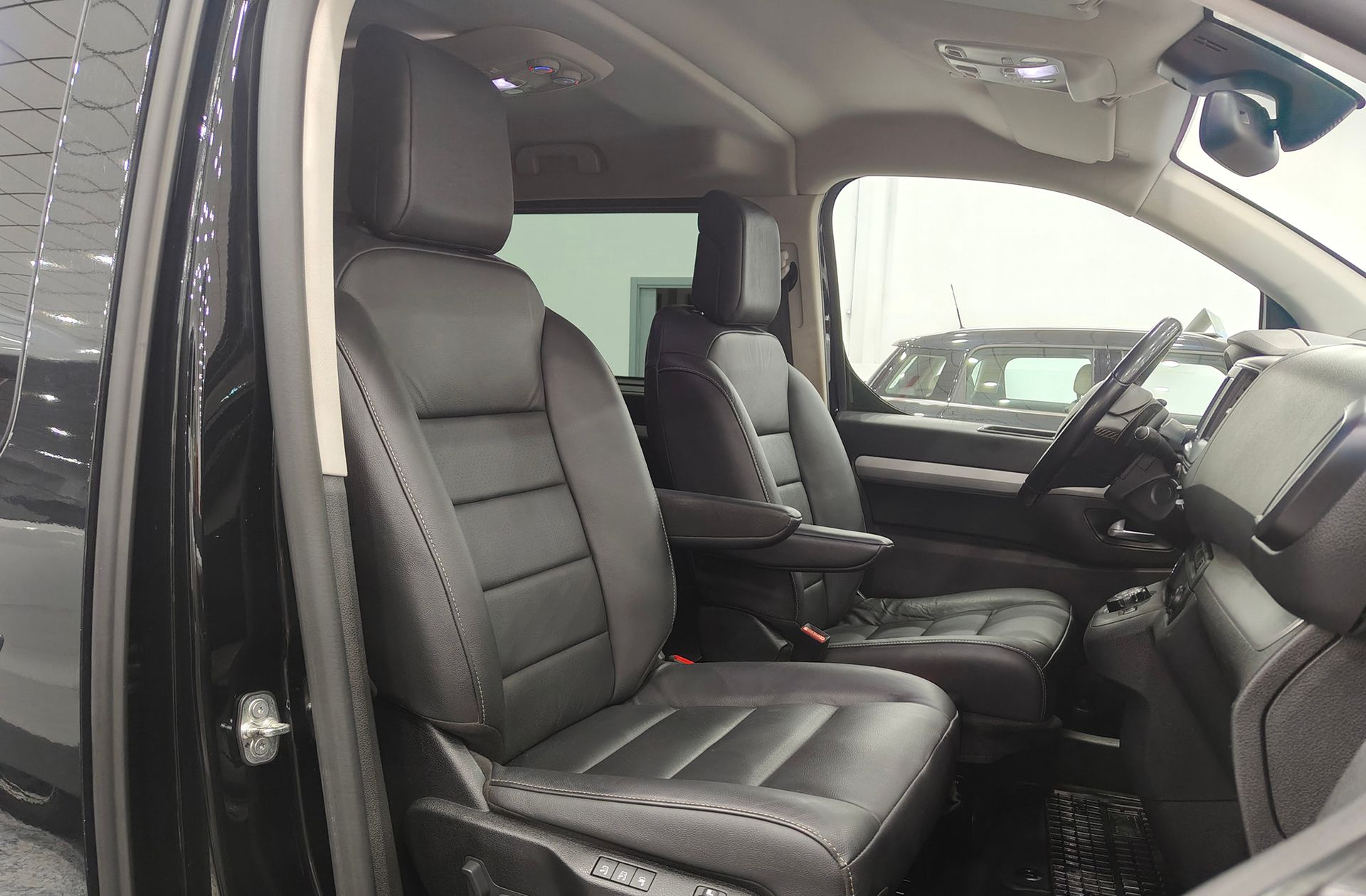 Citroën SpaceTourer BlueHDi 180 Business Lounge Talla XL EAT8 7 plazas - foto 21