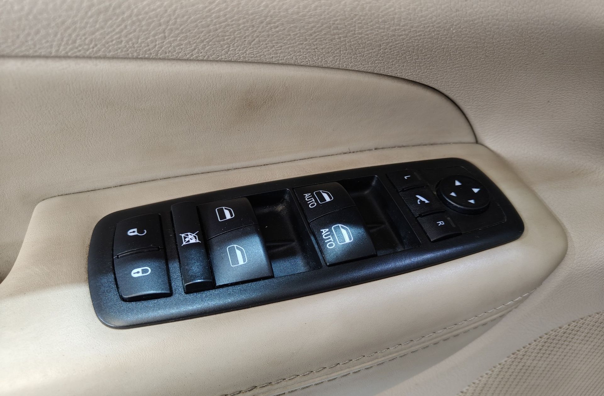 Jeep Grand Cherokee 3.0 CRD V6 Overland - foto 43