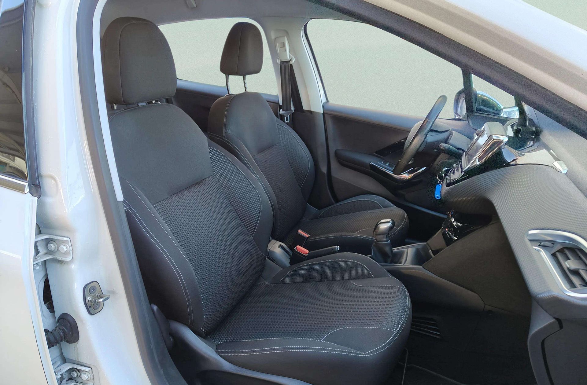Peugeot 208 1.2 PureTech Allure - foto 21