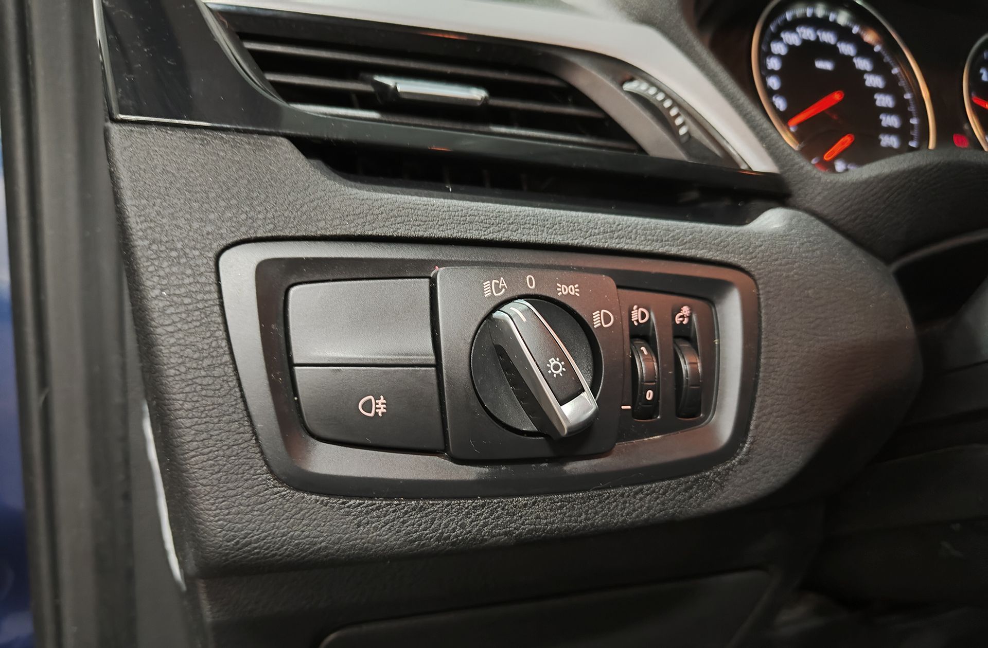 BMW X1 sDrive18d - foto 23