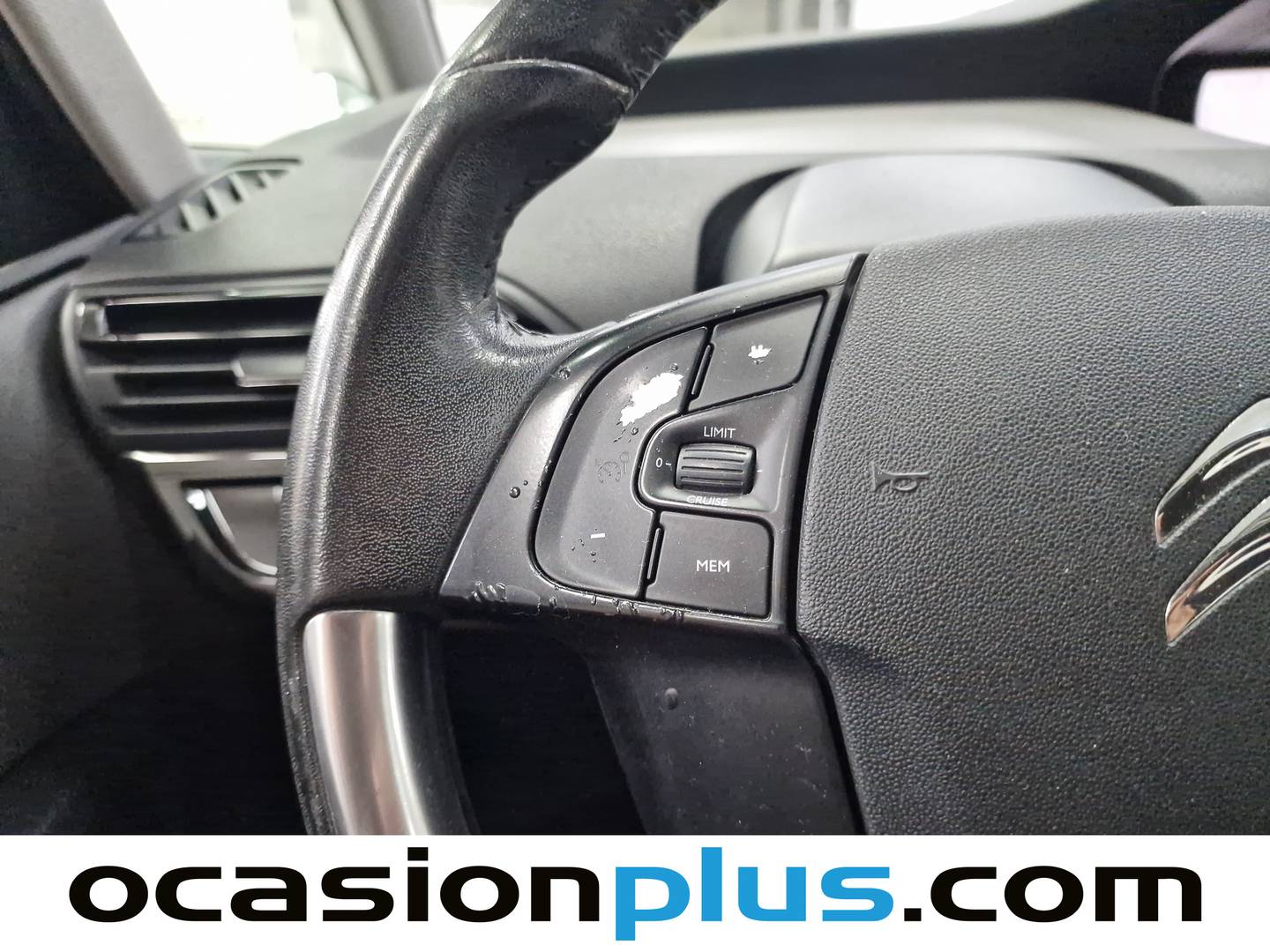 Equipamiento del Citroën C4 Picasso Citroën C4 Picasso PureTech 130 S&S Live (130 CV)