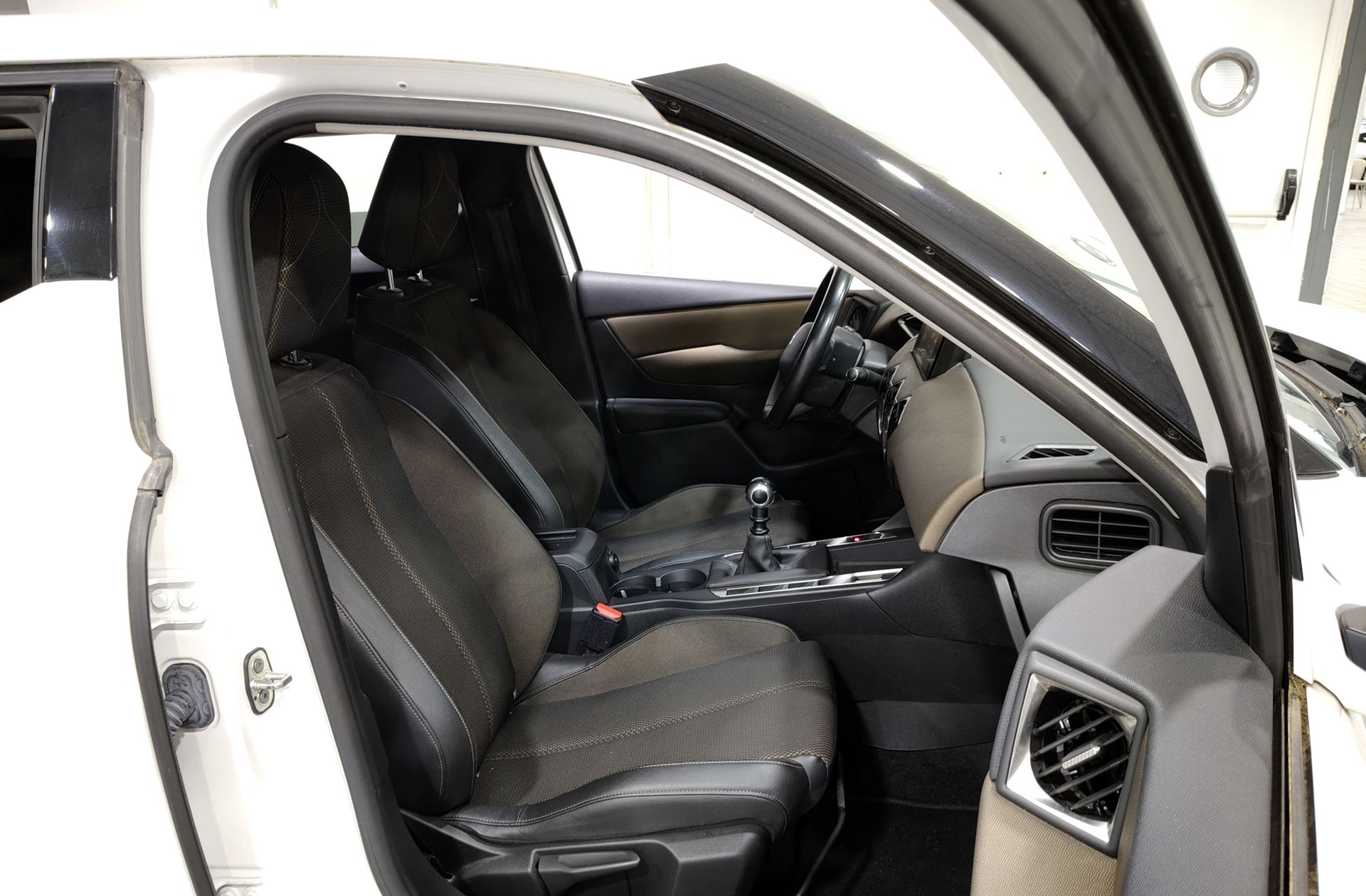 DS DS 3 Crossback BlueHDi 100 So Chic - foto 16