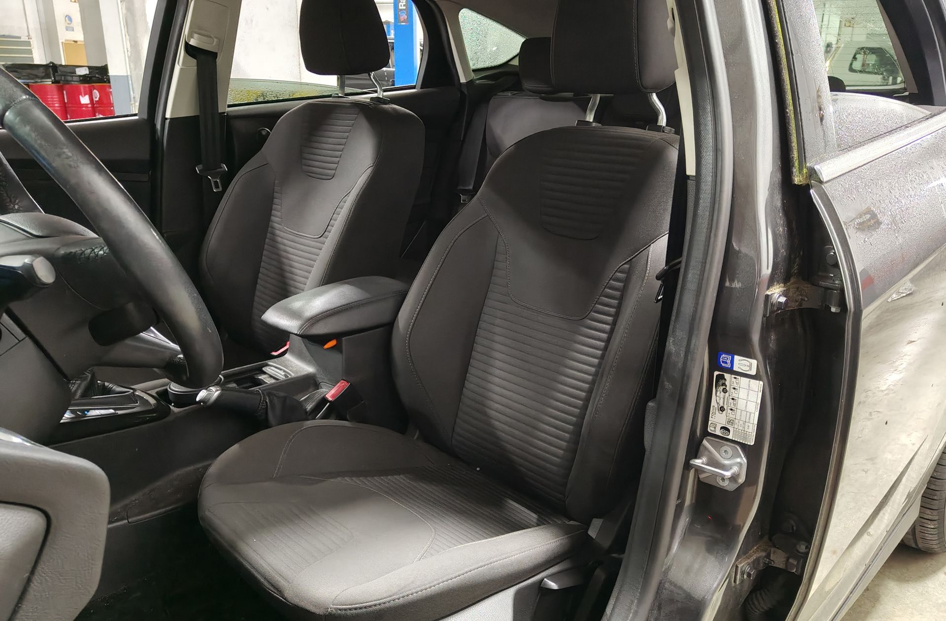 Ford Focus 1.0 EcoBoost Titanium - foto 10