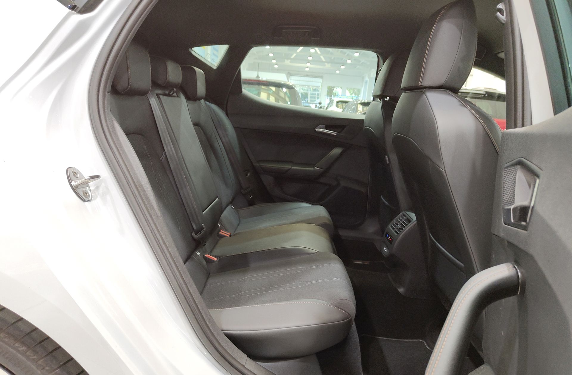 Cupra León 1.5 eTSI DSG - foto 19
