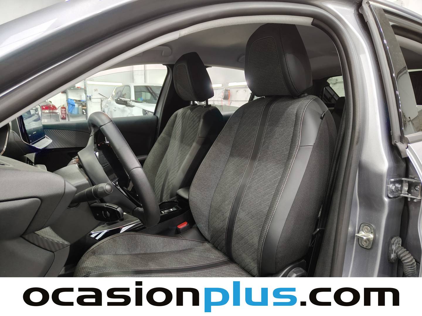 Foto asientos delanteros Peugeot 208 Peugeot 208 PureTech 100 Allure (100 CV)