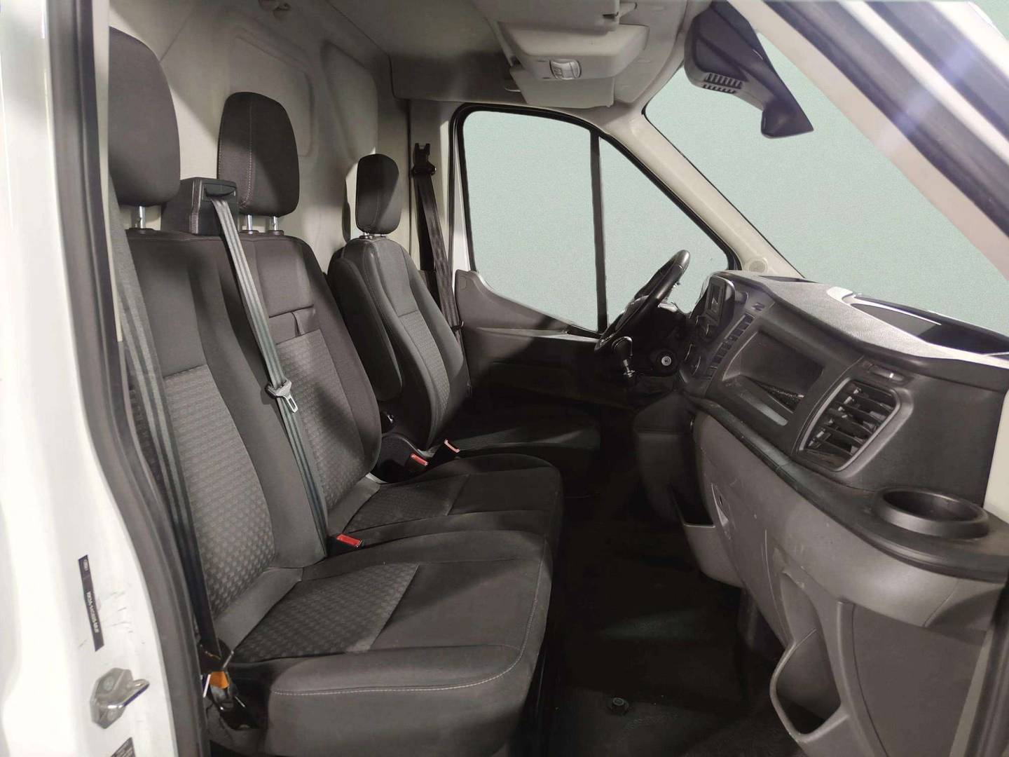 Fotos maletero Ford Transit Ford Transit 310 MHEV L2H2 Trend FWD (130 CV)