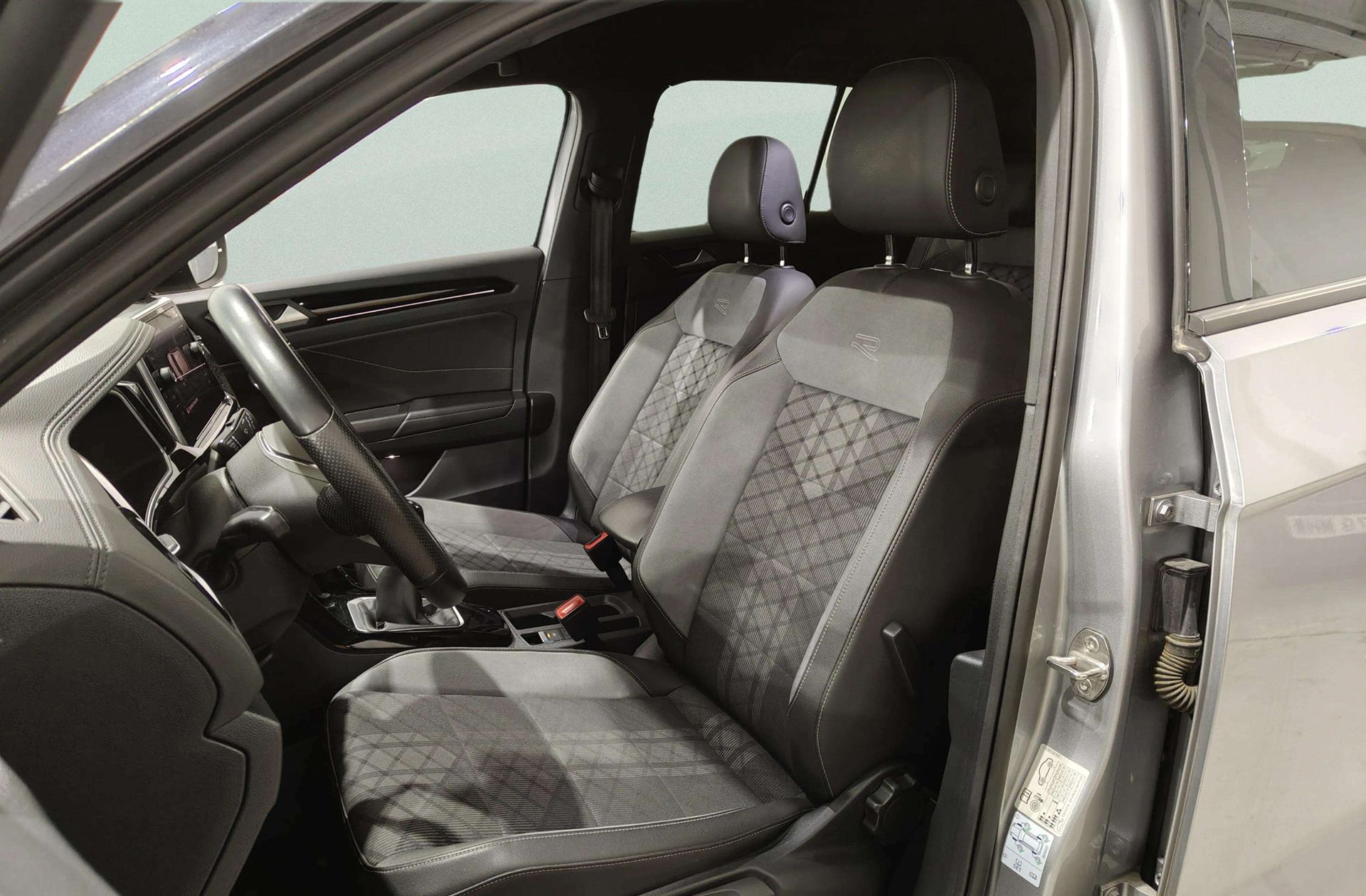 Volkswagen T-Roc R-Line 1.5 TSI Pack R-Line - foto 13