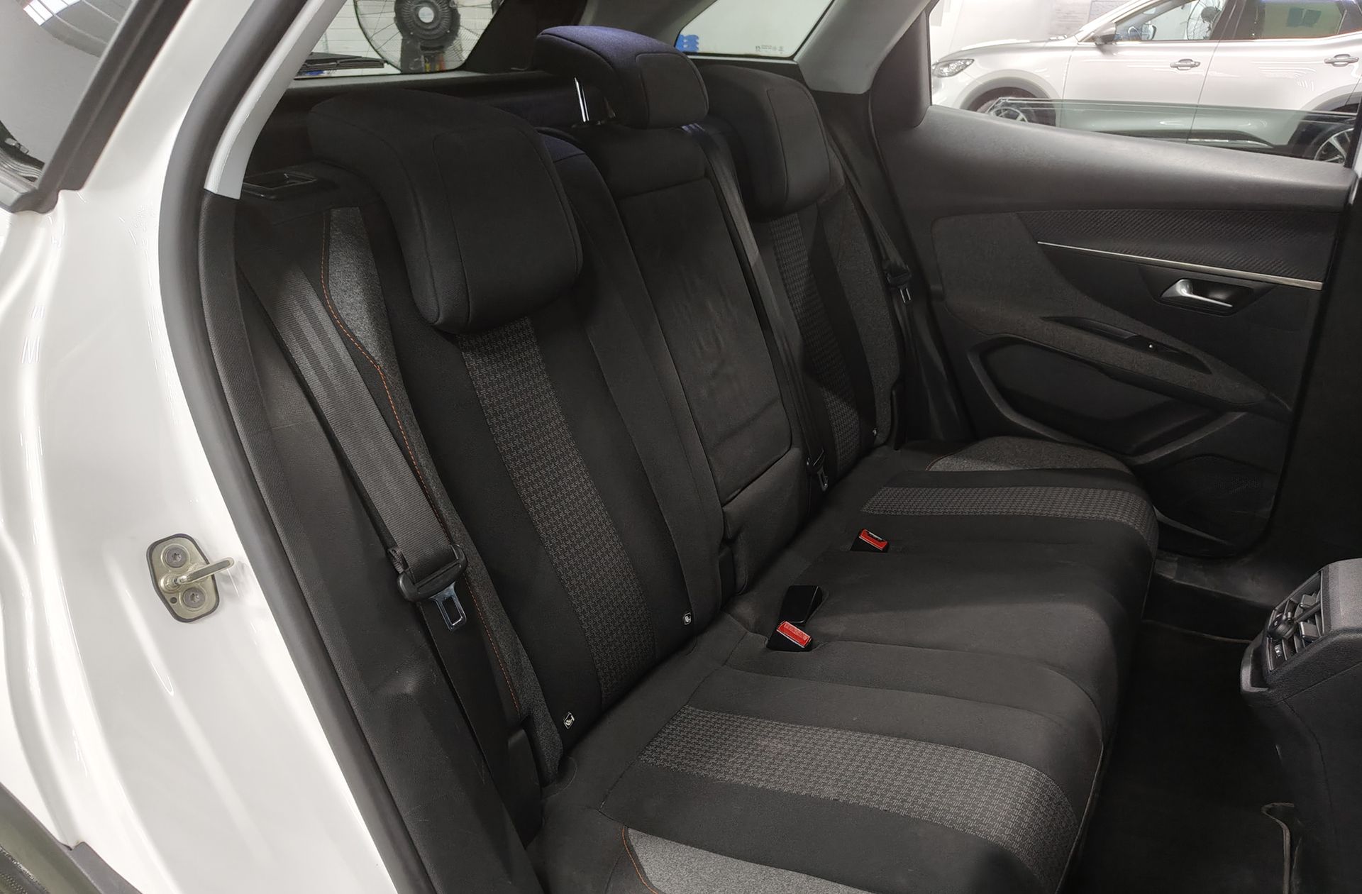 Peugeot 3008 PureTech 130 Active - foto 14