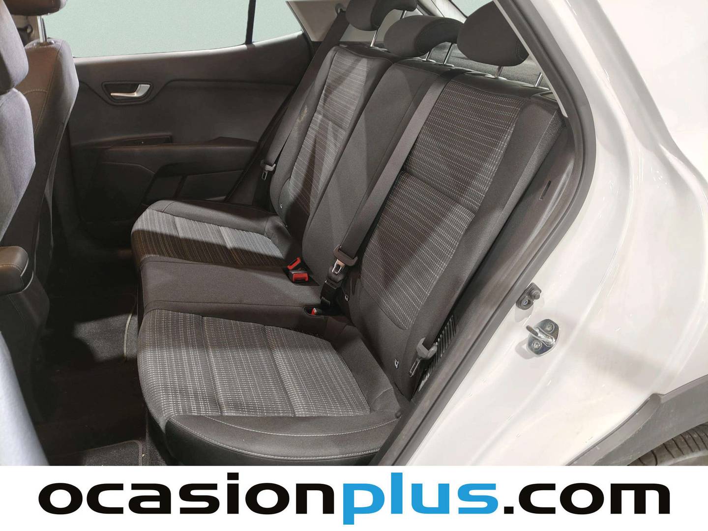Foto asientos traseros KIA Stonic KIA Stonic 1.0 T-GDi MHEV Drive iMT (120 CV)