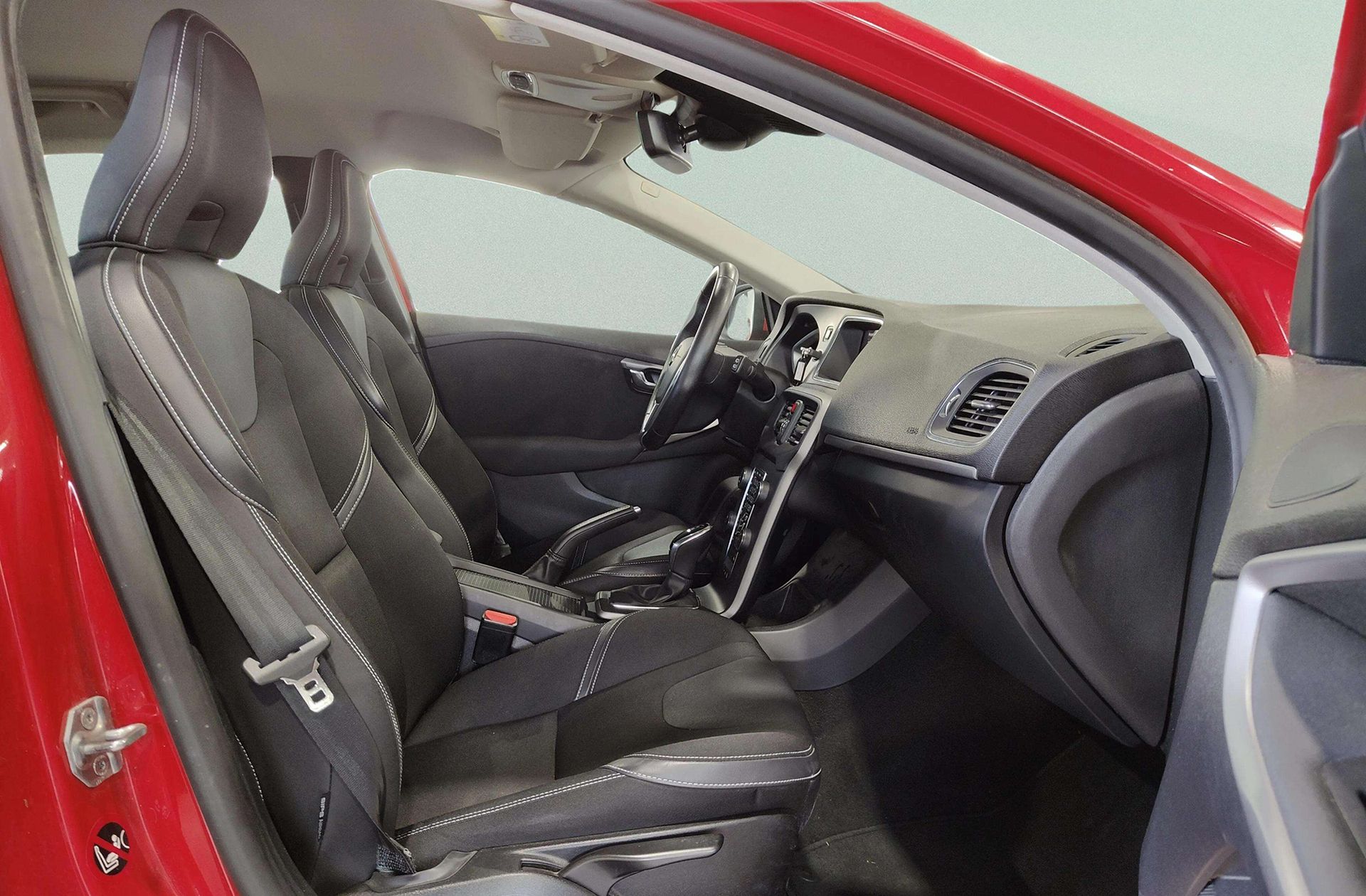 Volvo V40 T2 Momentum - foto 17