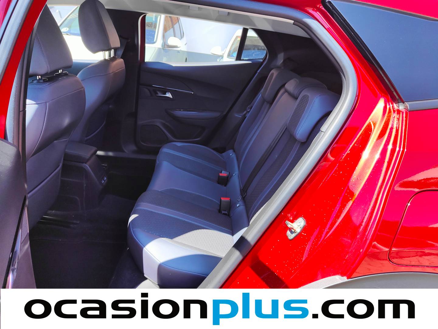 Foto asientos traseros Peugeot 2008 Peugeot 2008 PureTech 130 S&S Allure EAT8 (130 CV)