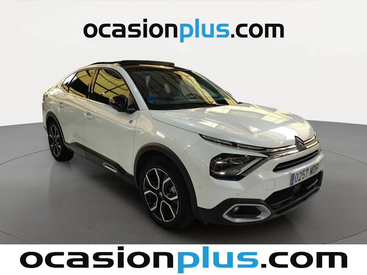 Foto delantera Citroën ë-C4 X Citroën ë-C4 X 50KWh eléctrico Shine (136 CV) derecha