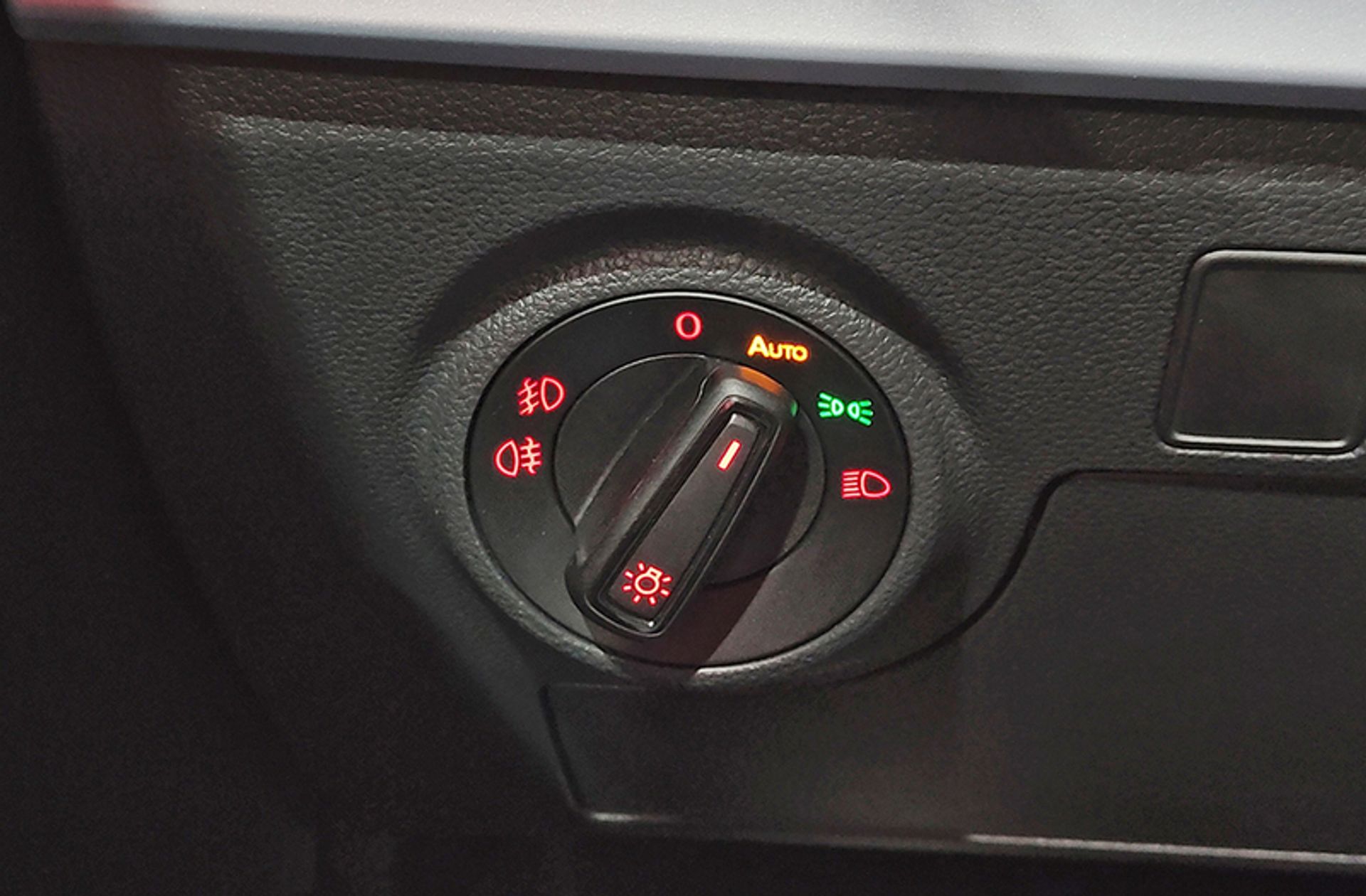 SEAT Arona 1.5 TSI FR Plus DSG - foto 14