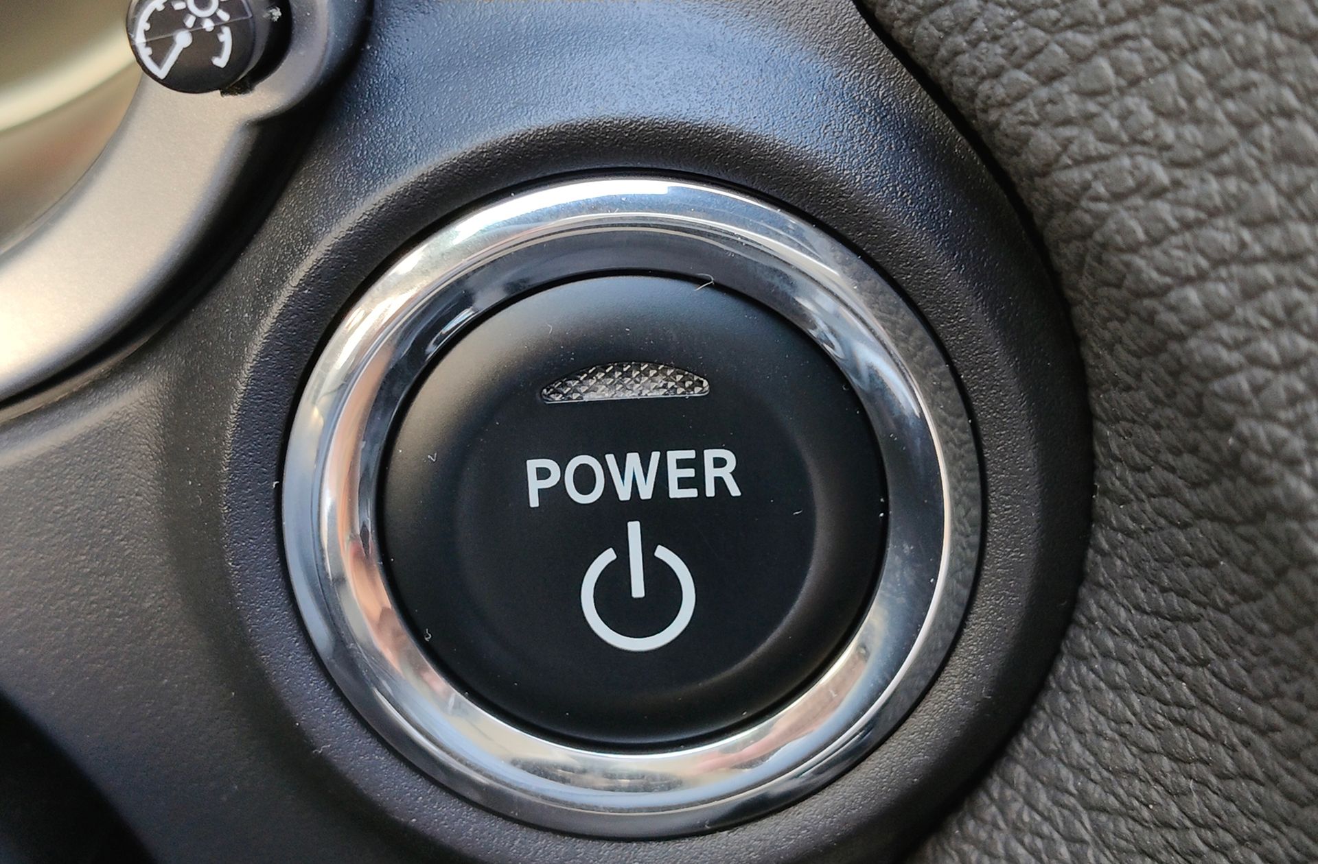 Mitsubishi Eclipse Cross 2.4 PHEV Kaiteki 4WD - foto 31