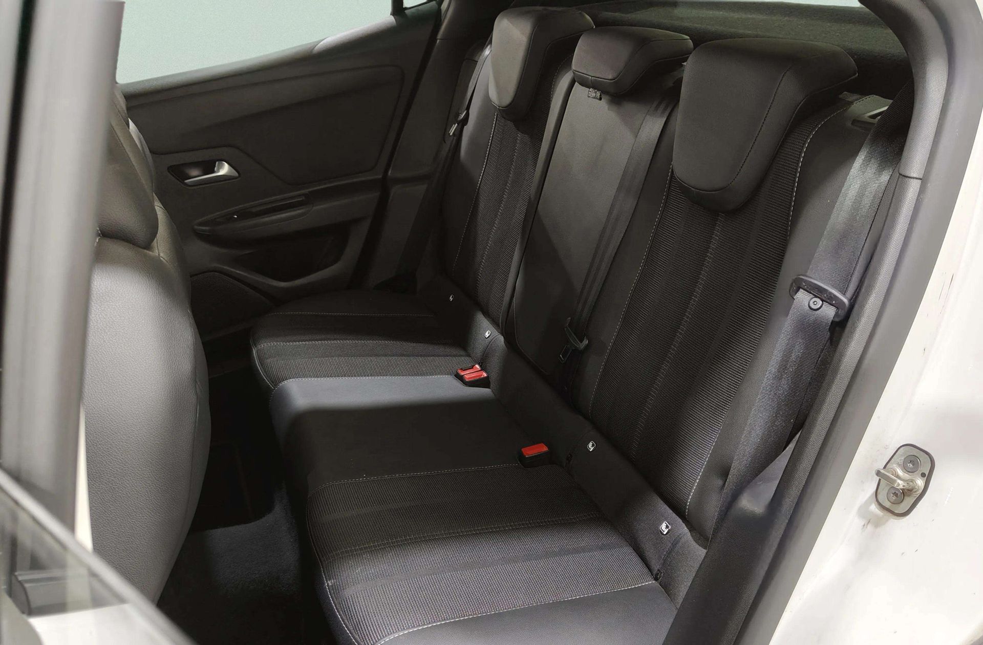 Opel Mokka 1.2 T Business Elegance - foto 11