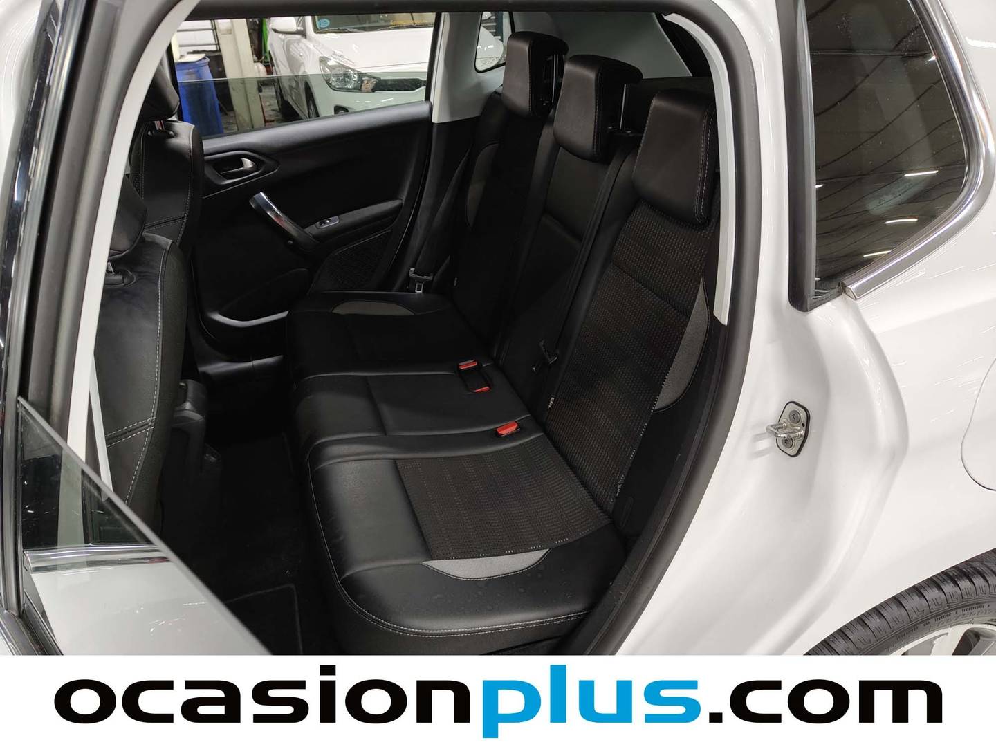 Foto Peugeot 2008 Peugeot 2008 PureTech 110 S&S Allure (110 CV)