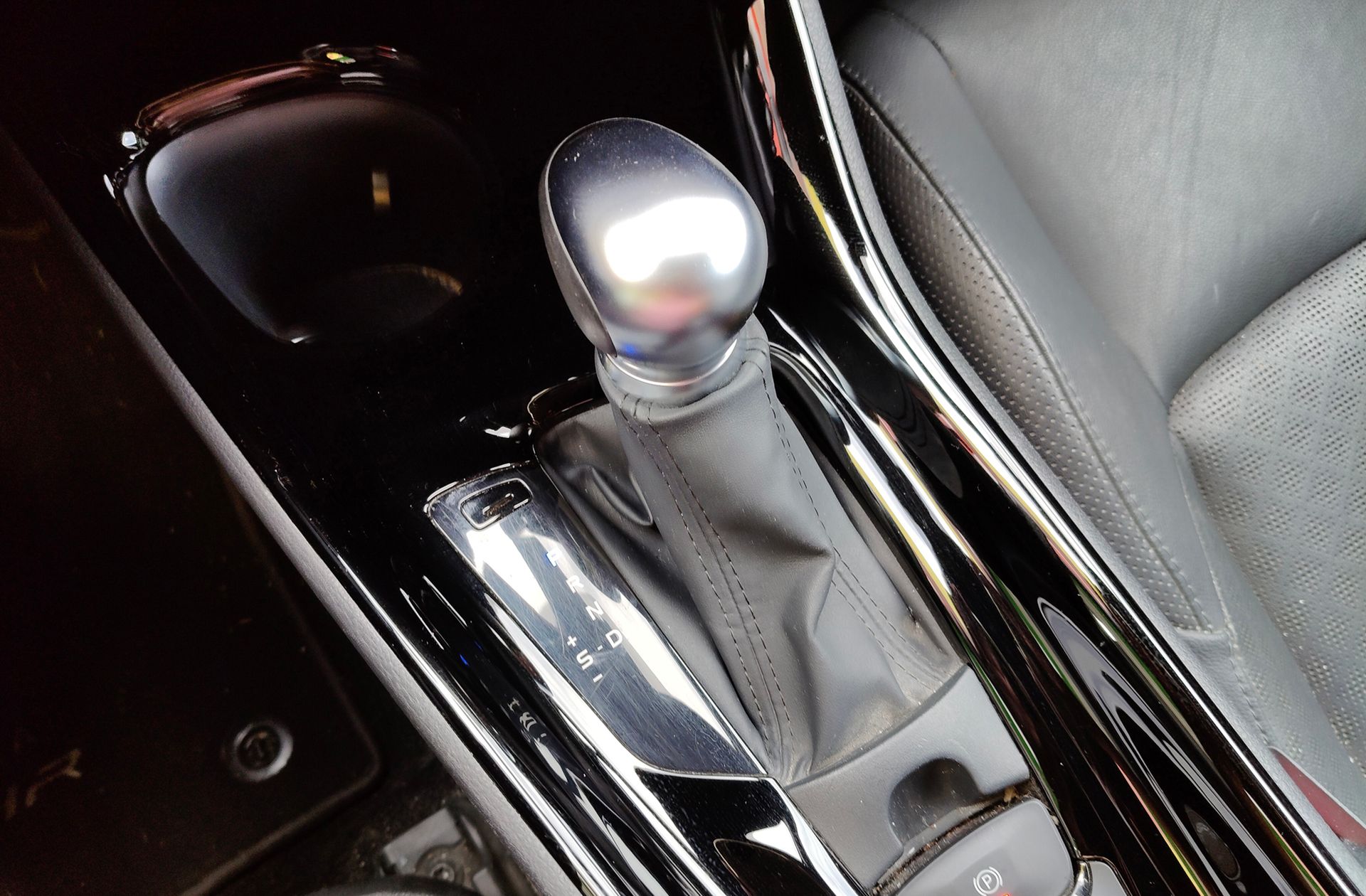 Toyota C-HR 180H Advance Luxury - foto 5
