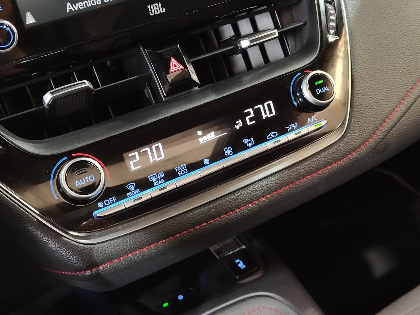 Foto Toyota Corolla Toyota Corolla 180H Advance E-CVT (180 CV)