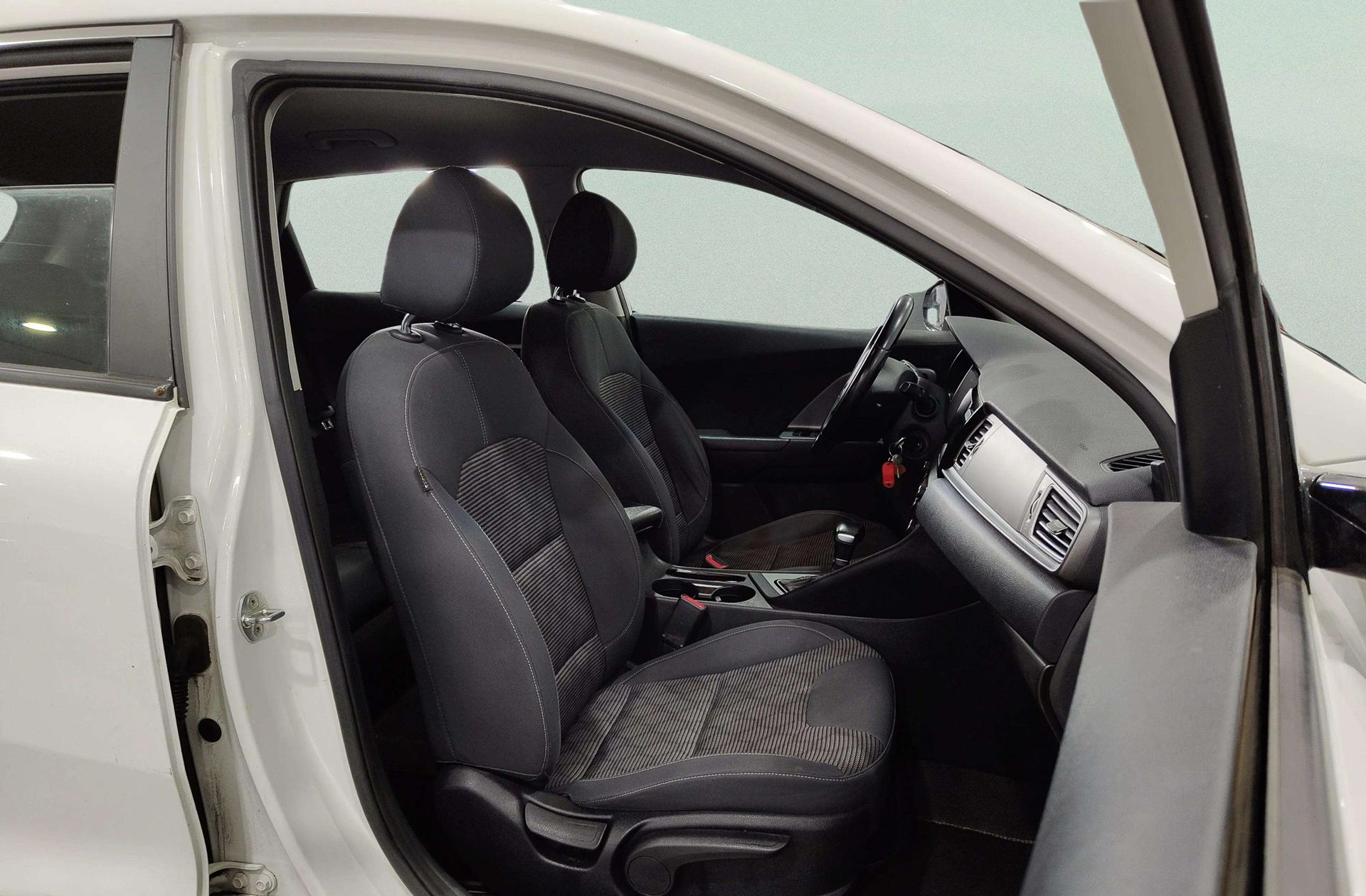Kia Niro 1.6 GDi PHEV Híbrido Drive - foto 19