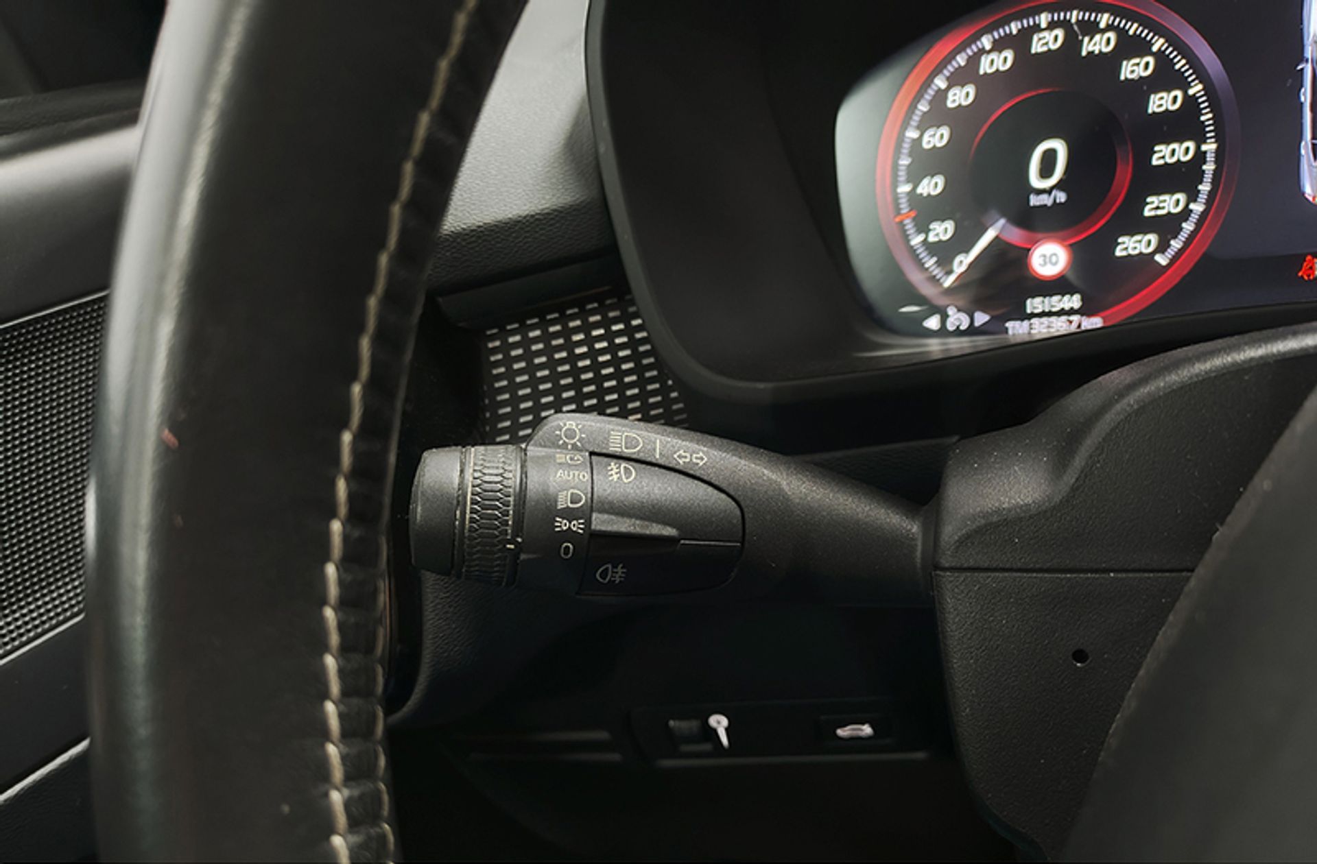 Volvo XC40 D3 R-Design - foto 27