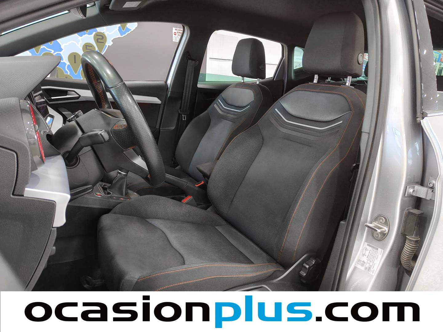 Foto asientos delanteros Seat Ibiza SEAT Ibiza 1.0 TSI S&S FR XL (110 CV)