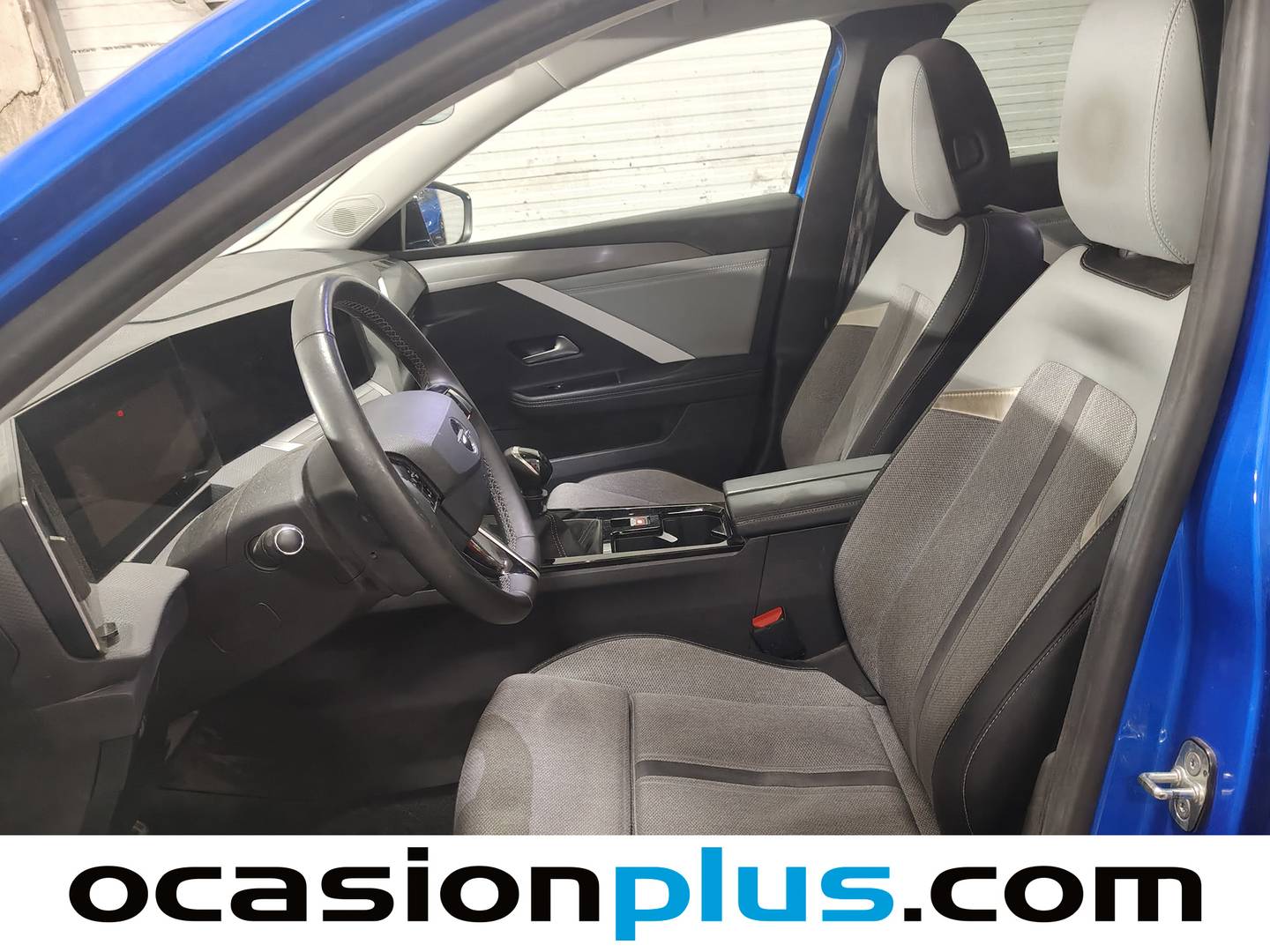Foto asientos delanteros Opel Astra Opel Astra 1.2 Turbo XHT Elegance (130 CV)