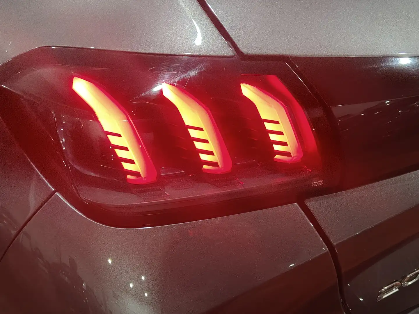 Foto Peugeot 208 Peugeot 208 BlueHDi 100 Allure (100 CV)