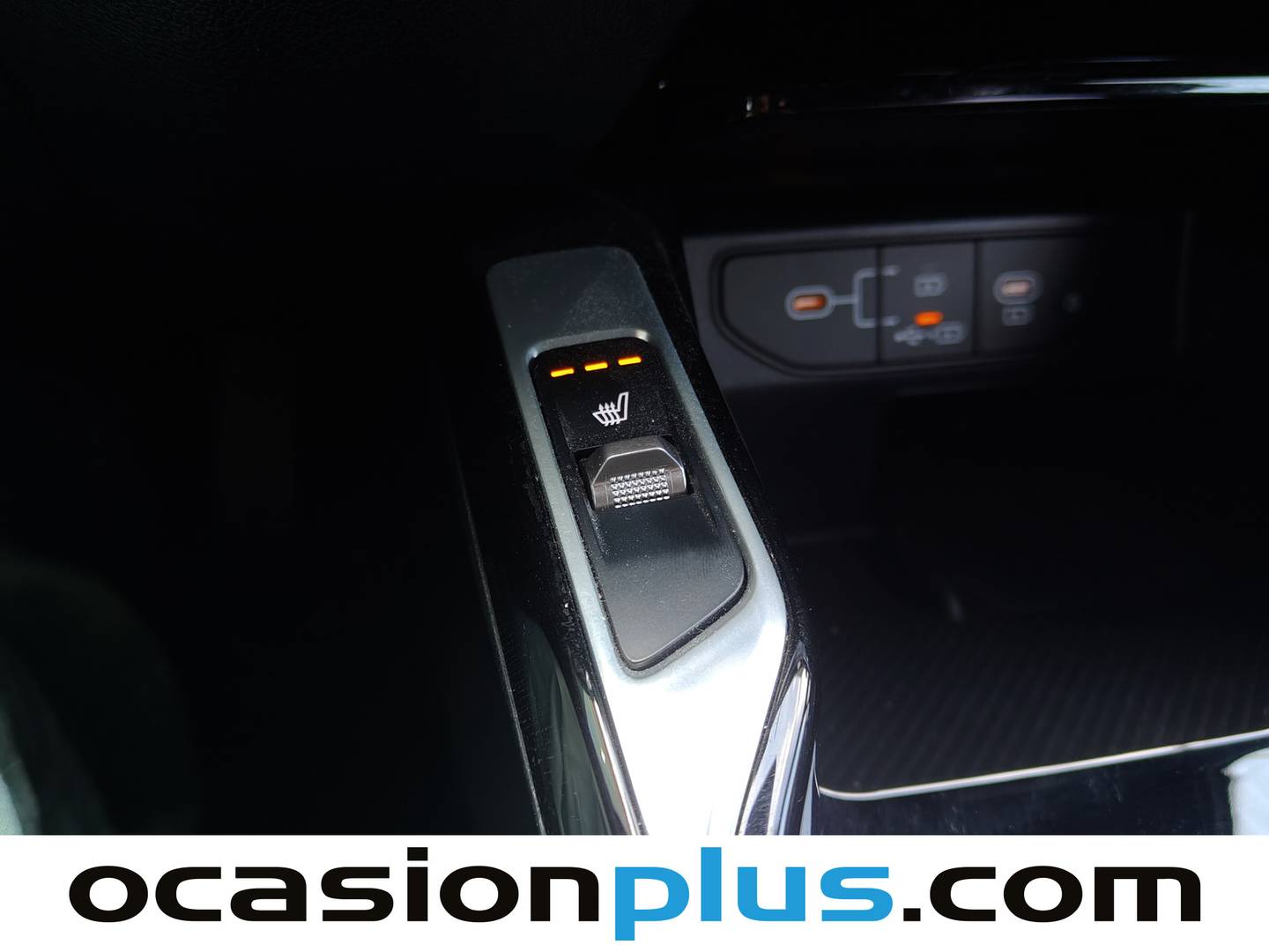 Equipamiento del KIA Sorento KIA Sorento 1.6 T-GDi PHEV Emotion 4x4 (252 CV) 7 Plazas