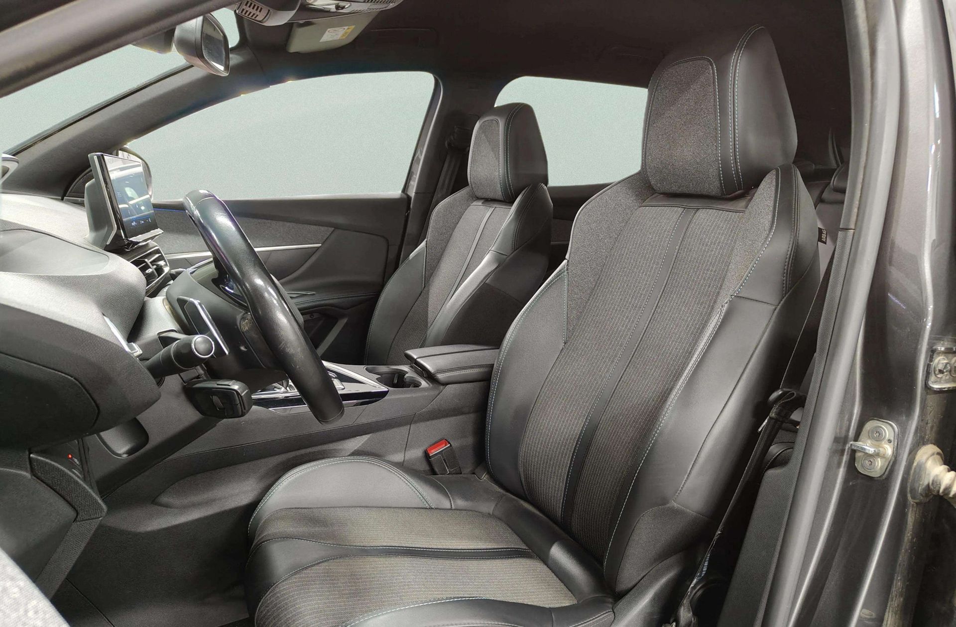 Peugeot 3008 BlueHDi 130 Allure Pack EAT8 - foto 11