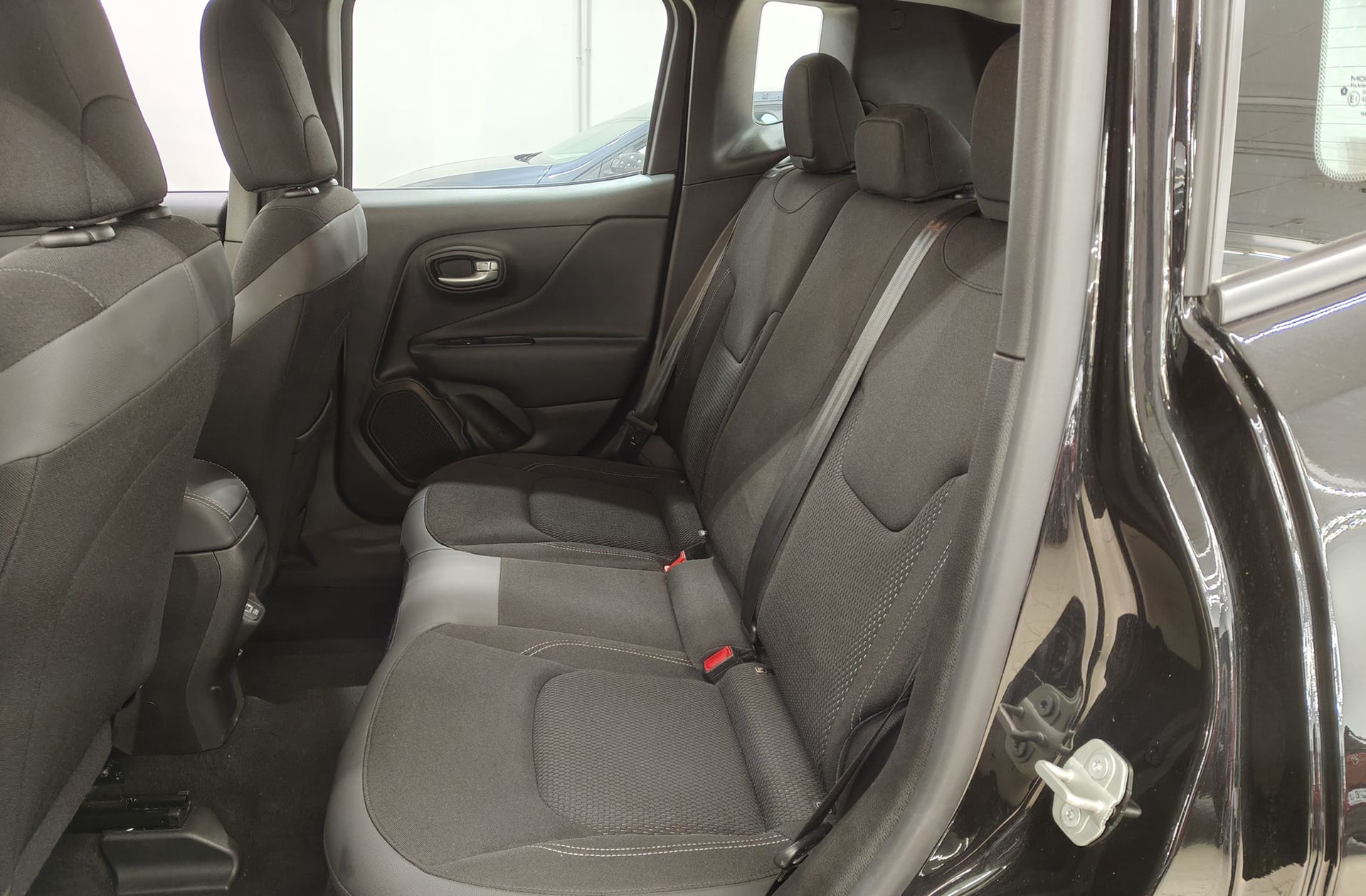 Jeep Renegade eHybrid 1.5 Limited ATX - foto 12