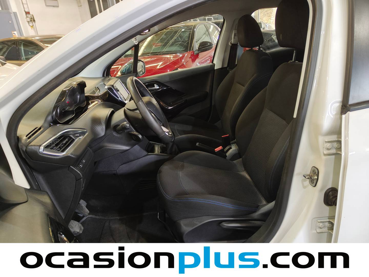 Foto asientos delanteros Peugeot 208 Peugeot 208 PureTech Signature (82 CV)