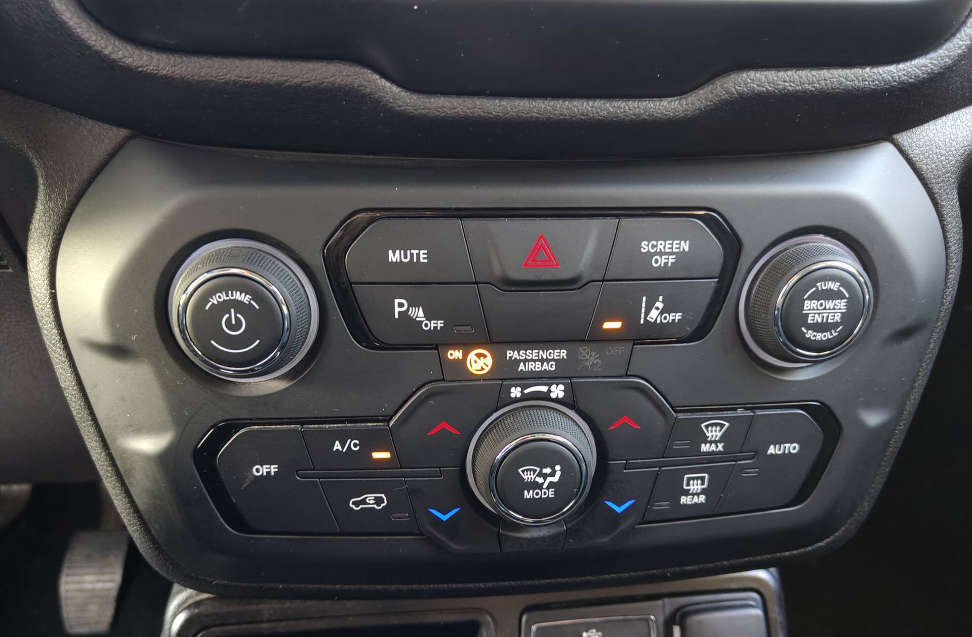 Jeep Renegade 1.0G Limited 4x2 - foto 29