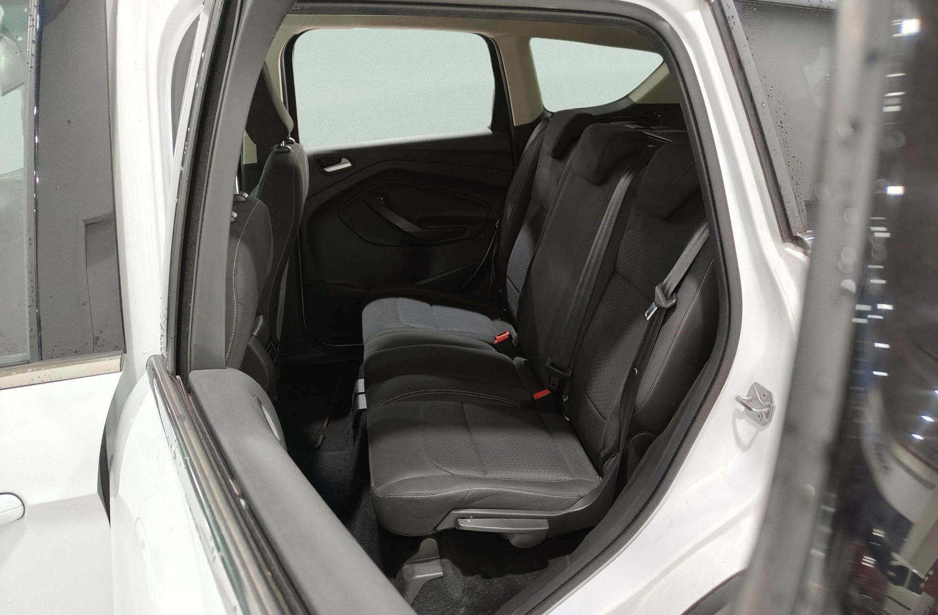 Ford Kuga 1.5 EcoBoost Trend 4x2 - foto 12