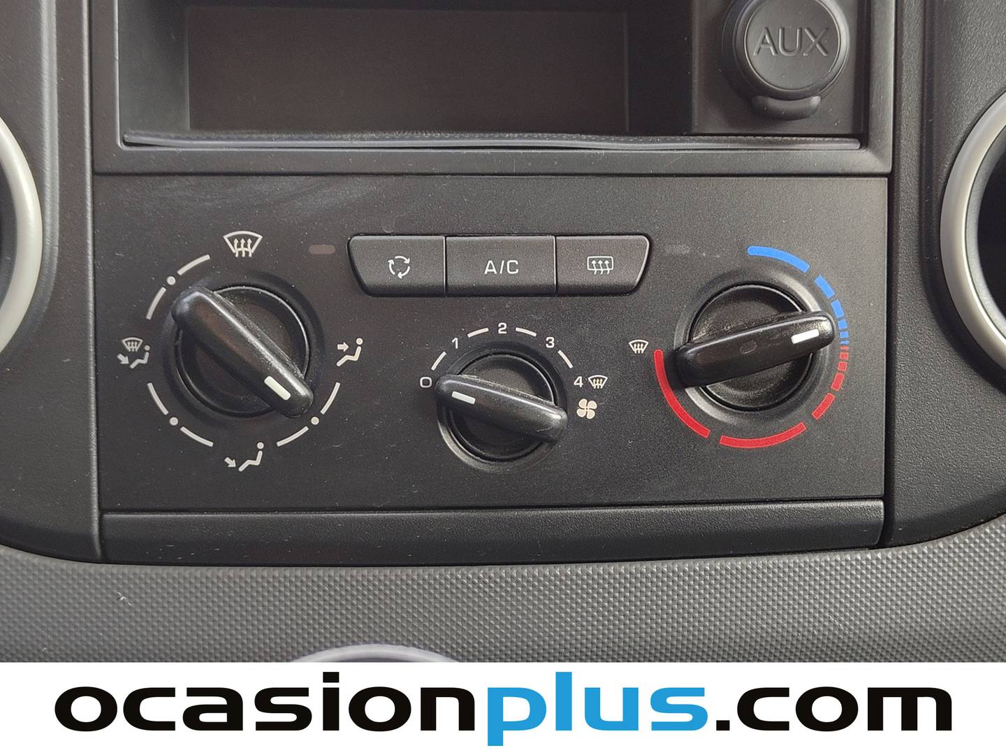 Equipamiento del Peugeot Partner Peugeot Partner Tepee Combi 1.6 BlueHDI Access (100 CV)