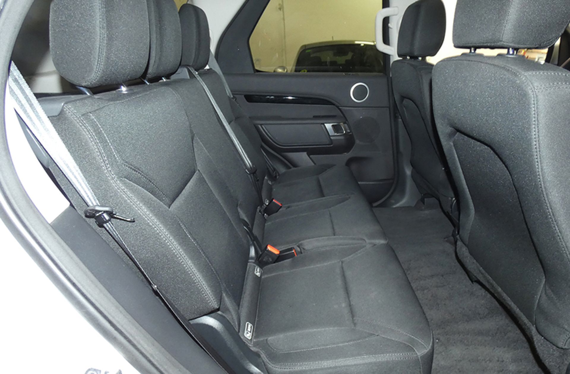Land Rover Discovery 3.0 TD6 SE 4x4 - foto 18
