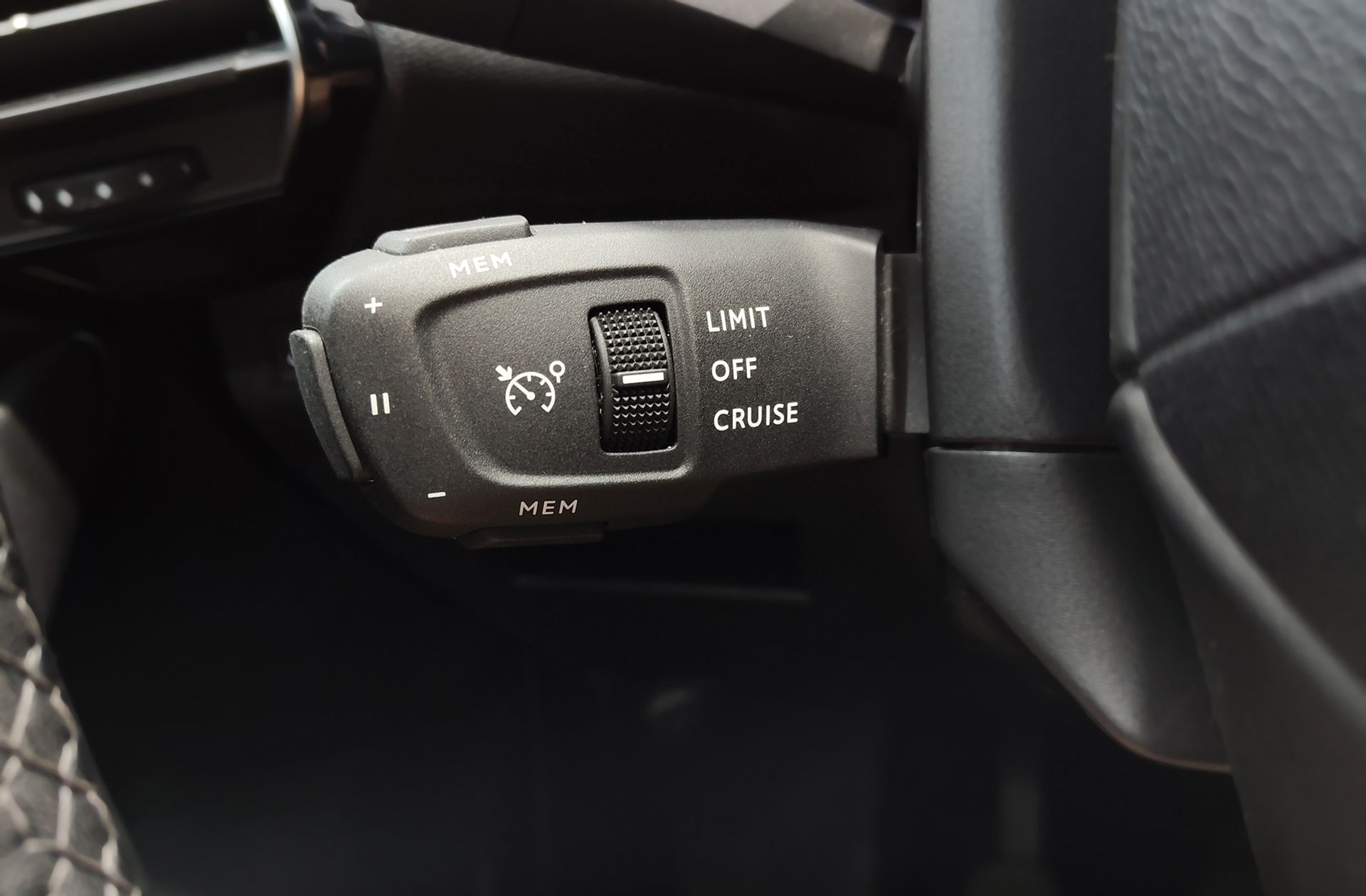 DS 7 Crossback PureTech 130 So Chic - foto 30