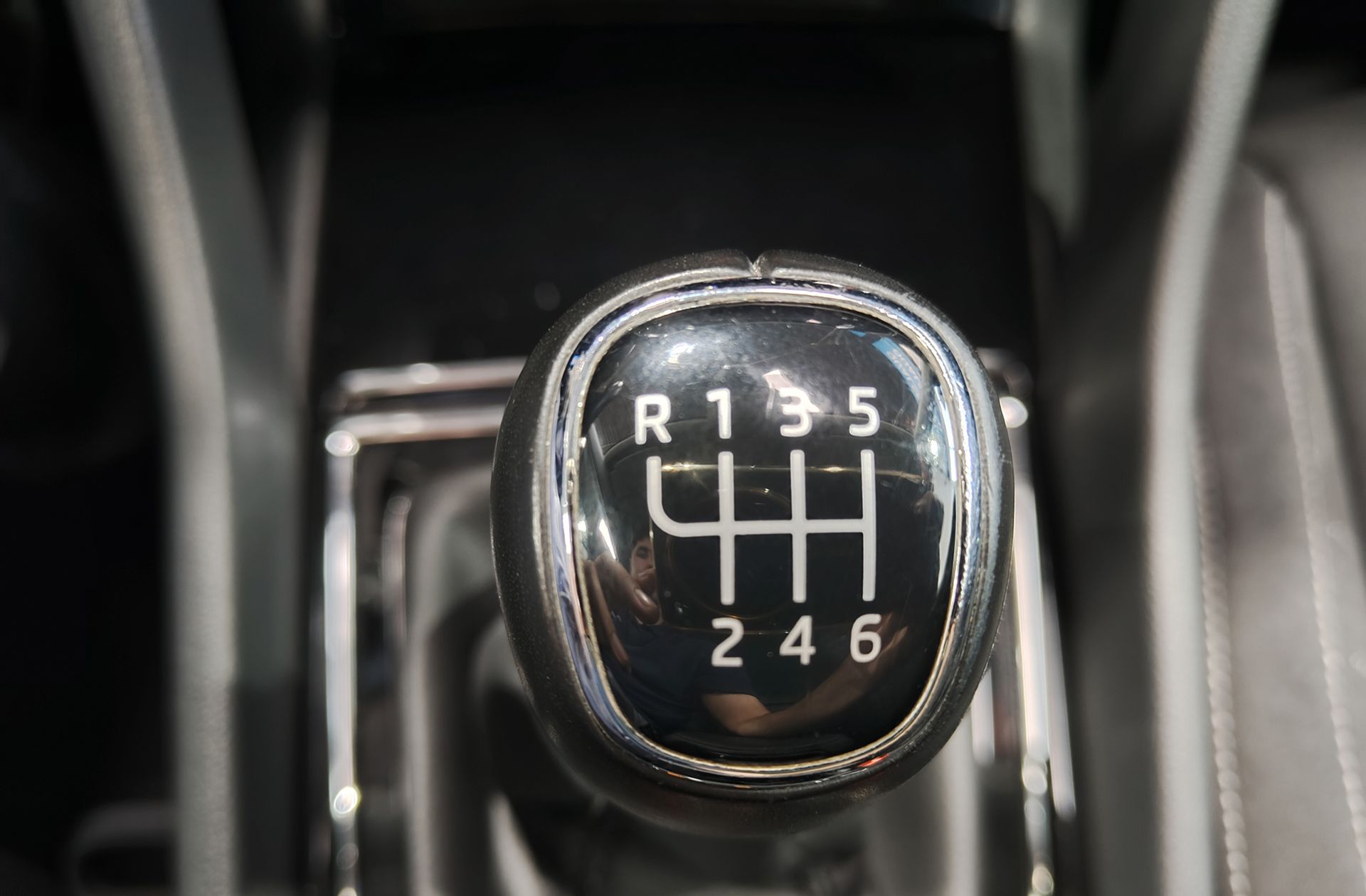 Škoda Karoq 2.0 TDI Ambition - foto 5