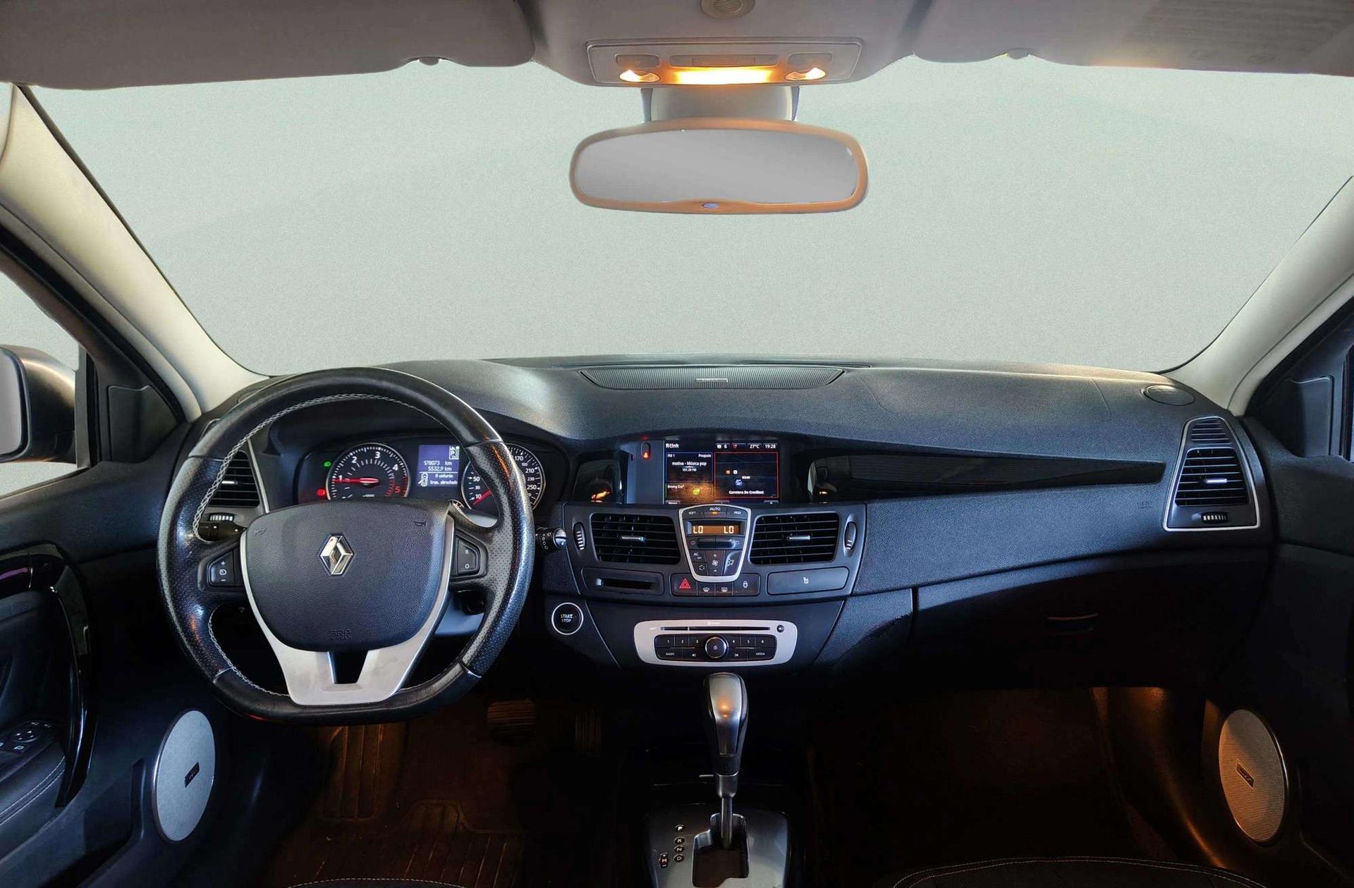 Renault Laguna Grand Tour dCi 175 Bose Edition - foto 6