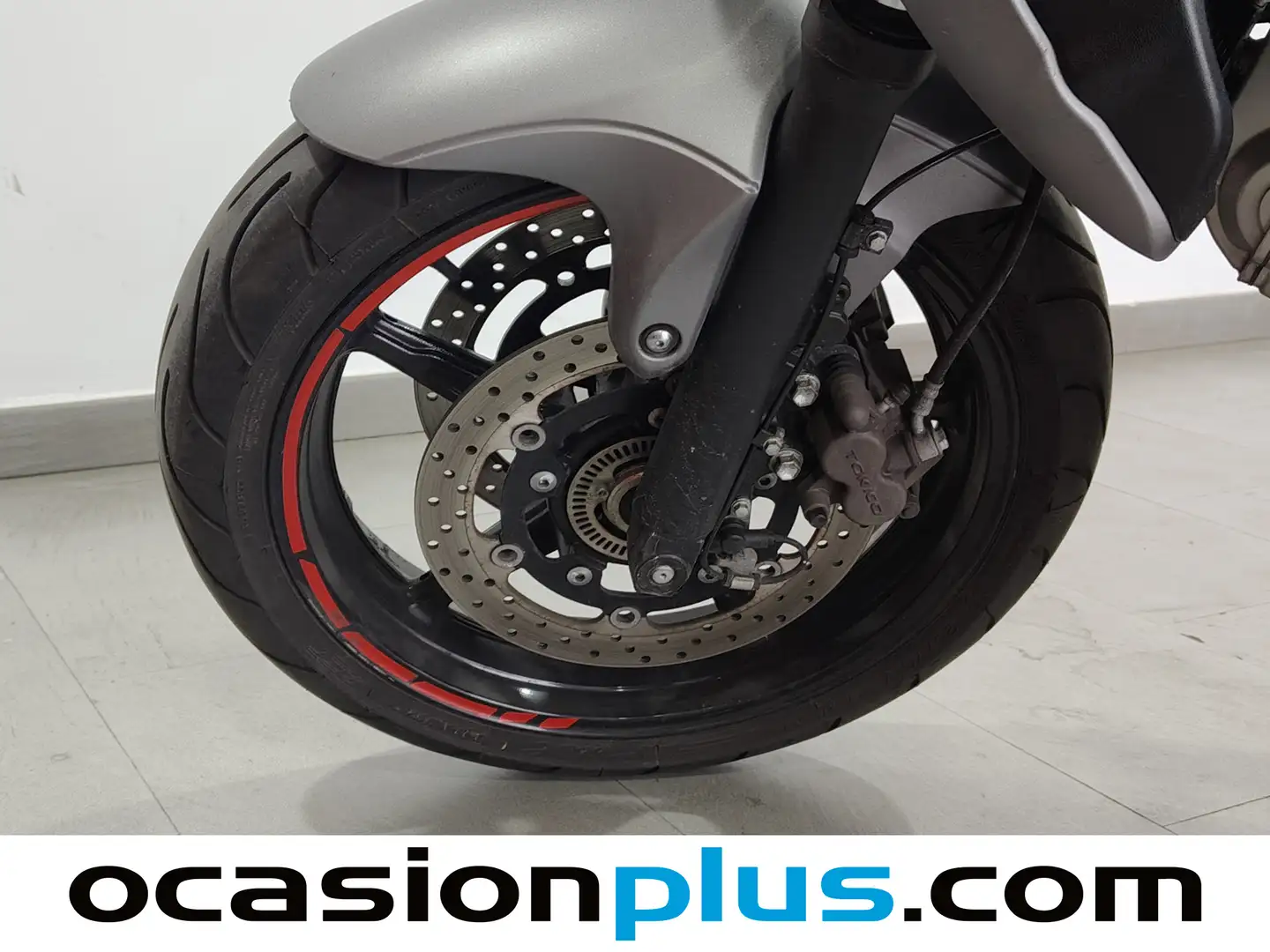 Foto Suzuki Gladius SV 650 ABS Suzuki Gladius SV 650 ABS (48 CV)